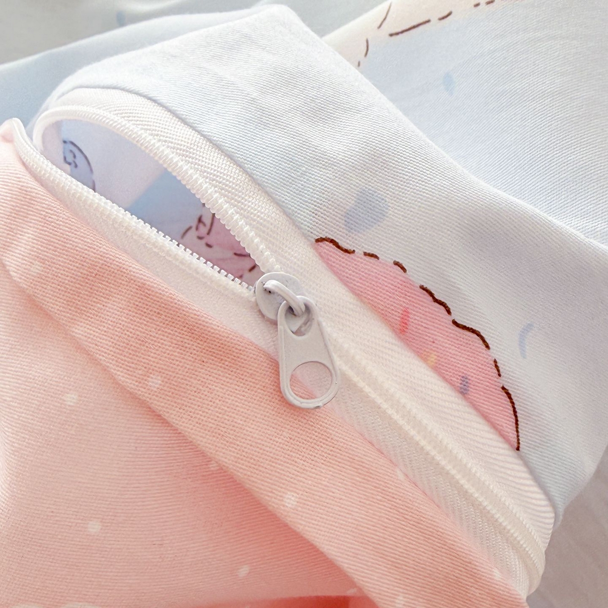 91家纺网 家纺一手货源 找家纺 女子家纺 2026新款全棉12868卡通印花四件套大耳朵兔兔系列 蓝粉汪集