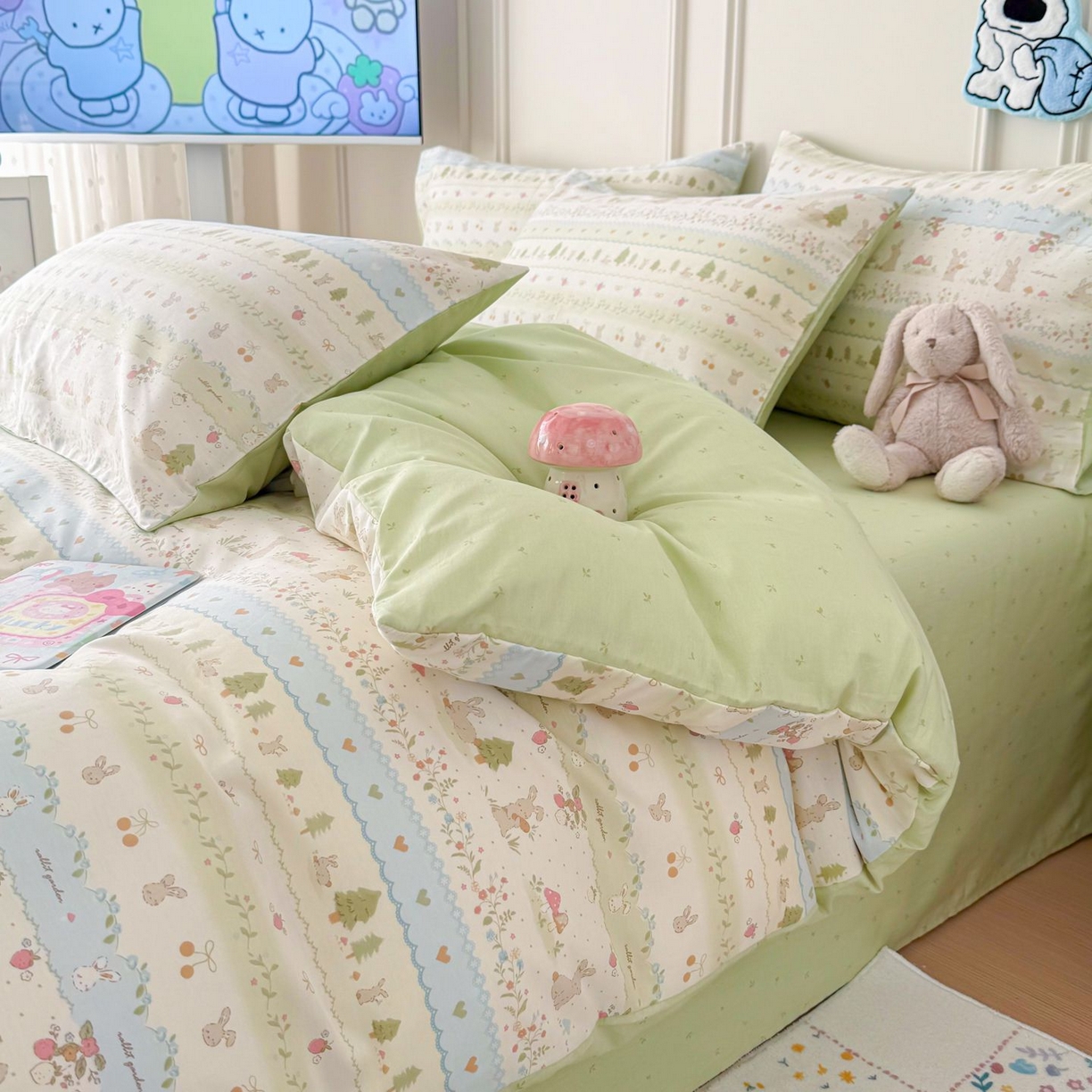 91家纺网 家纺一手货源 找家纺 女子家纺 2026新款全棉12868卡通印花四件套大耳朵兔兔系列 青柠蓝花