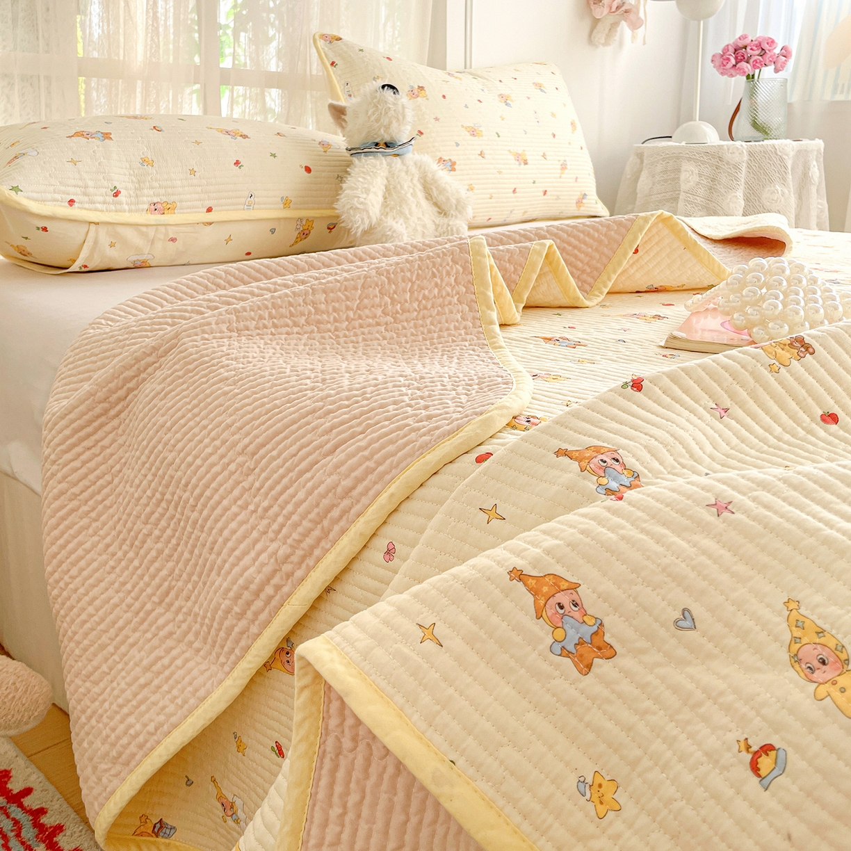 91家纺网 家纺一手货源 找家纺 金丝兔 2026春夏新品全棉床盖三件套纯棉砂洗床盖榻榻米炕盖加厚碎花床单 星星人