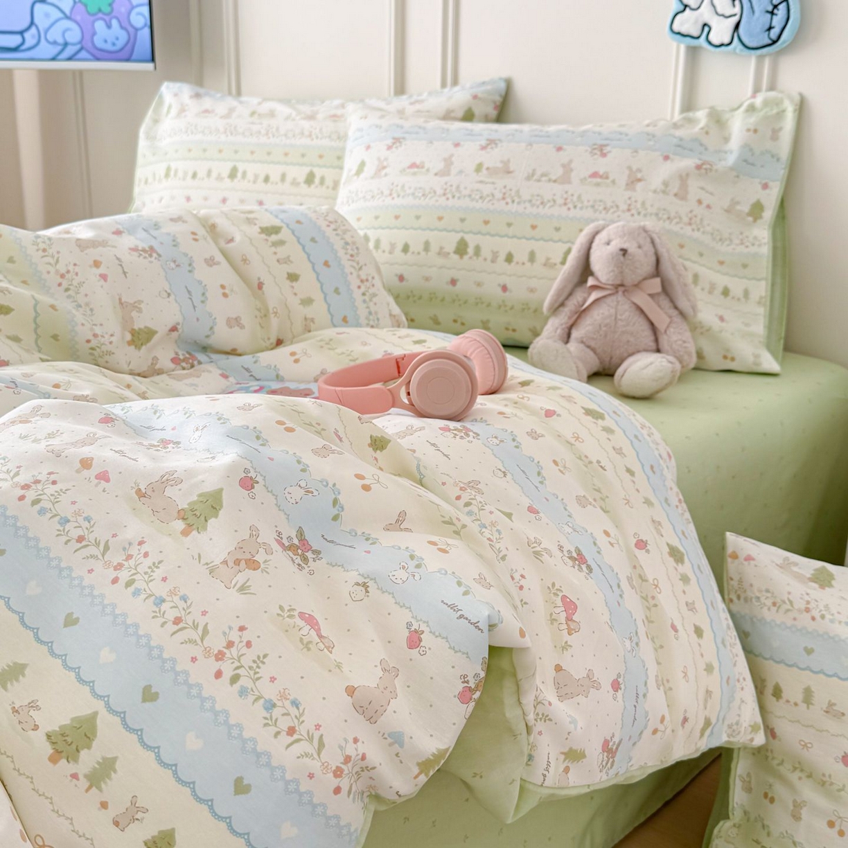 91家纺网 家纺一手货源 找家纺 女子家纺 2026新款全棉12868卡通印花四件套大耳朵兔兔系列 青柠蓝花