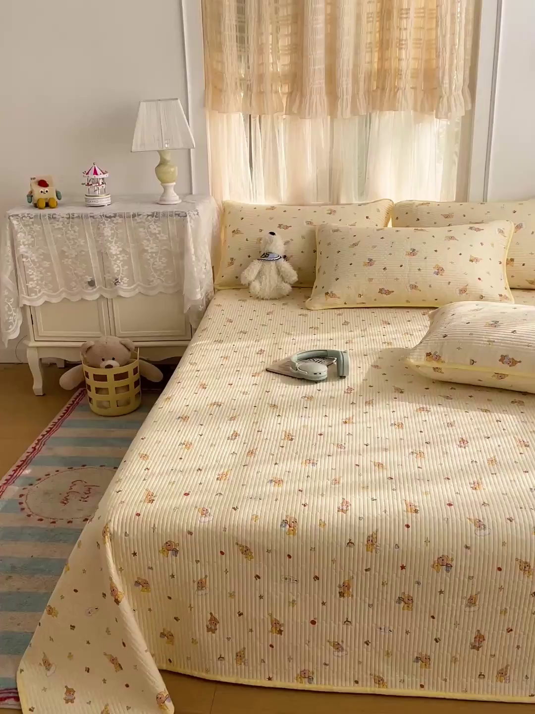 91家纺网 家纺一手货源 找家纺 金丝兔 2026春夏新品全棉床盖三件套纯棉砂洗床盖榻榻米炕盖加厚碎花床单 星星人