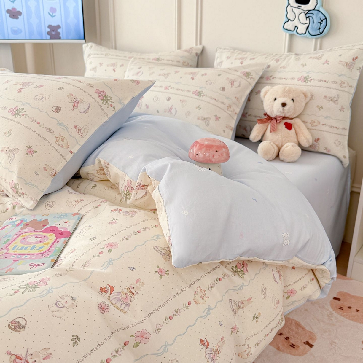 91家纺网 家纺一手货源 找家纺 女子家纺 2026新款全棉12868卡通印花四件套大耳朵兔兔系列 兔与花