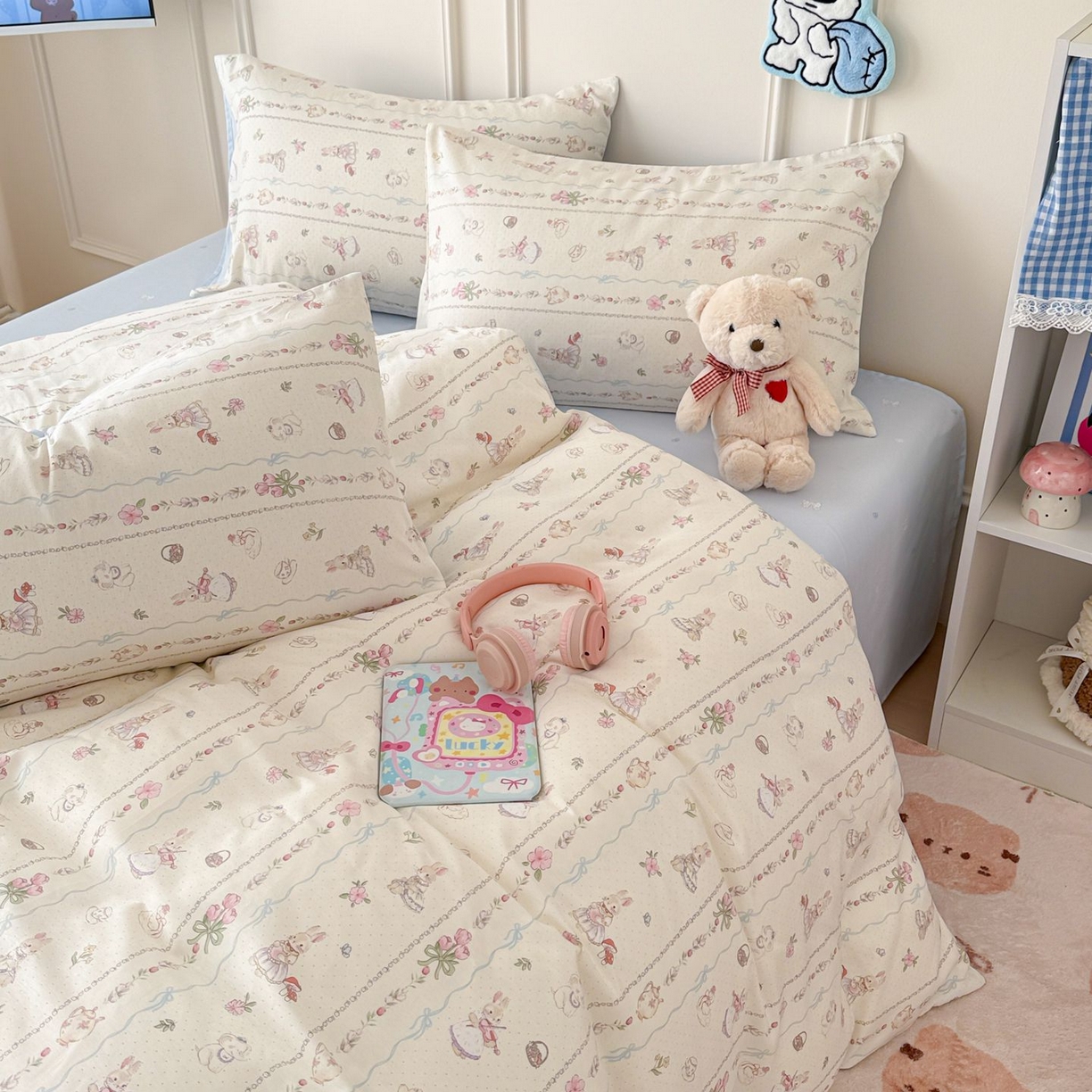 91家纺网 家纺一手货源 找家纺 女子家纺 2026新款全棉12868卡通印花四件套大耳朵兔兔系列 兔与花