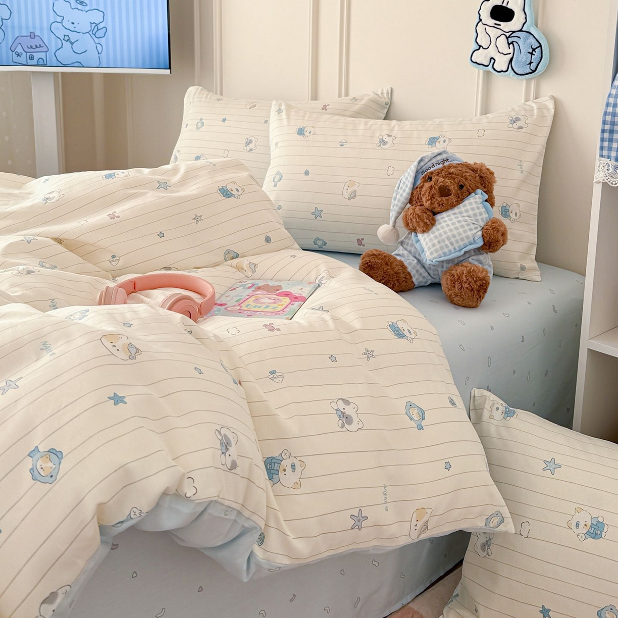 91家纺网 家纺一手货源 找家纺 女子家纺 2026新款全棉12868卡通印花四件套大耳朵兔兔系列 线条蓝猫咪