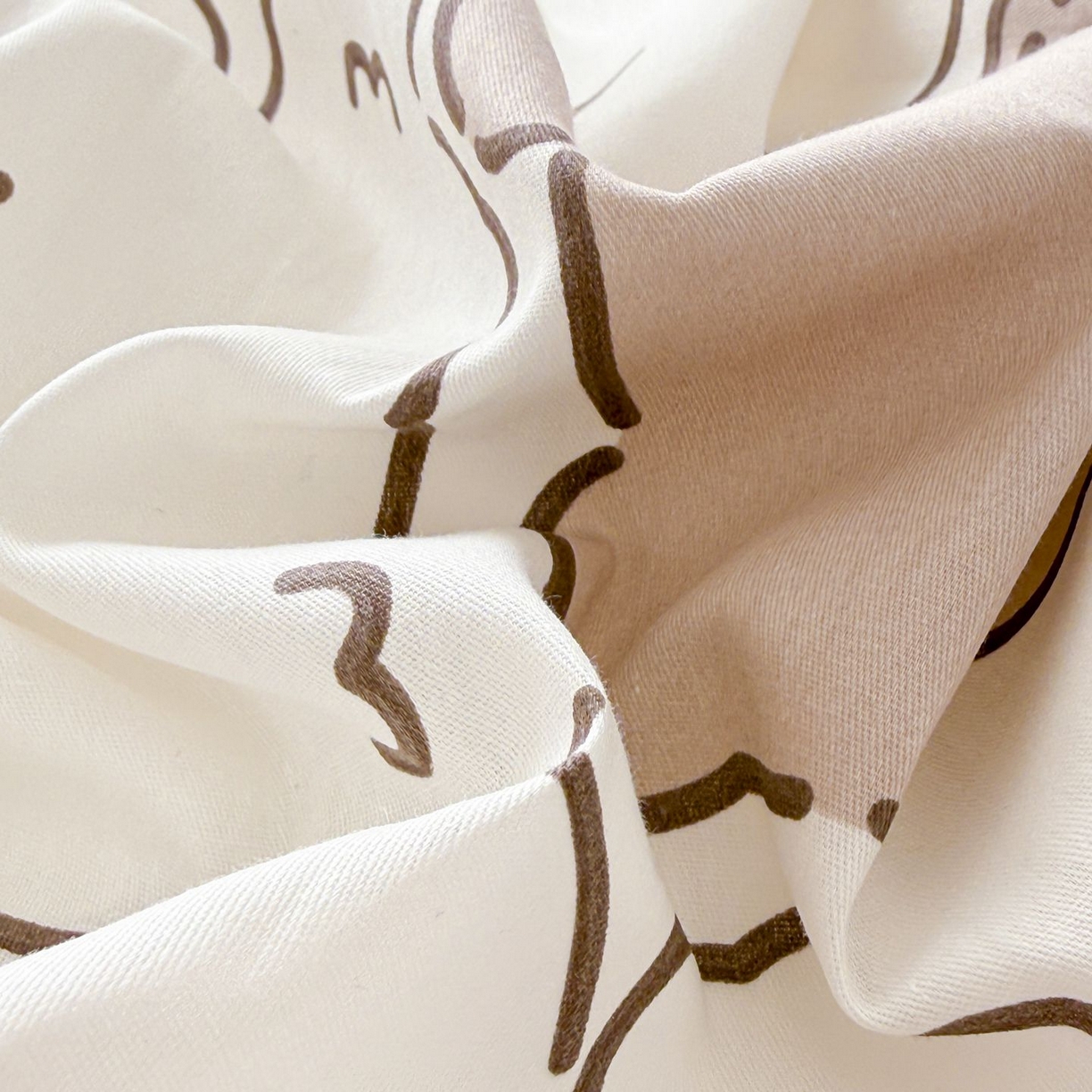 91家纺网 家纺一手货源 找家纺 女子家纺 2026新款全棉12868卡通印花四件套大耳朵兔兔系列 小熊涂鸦