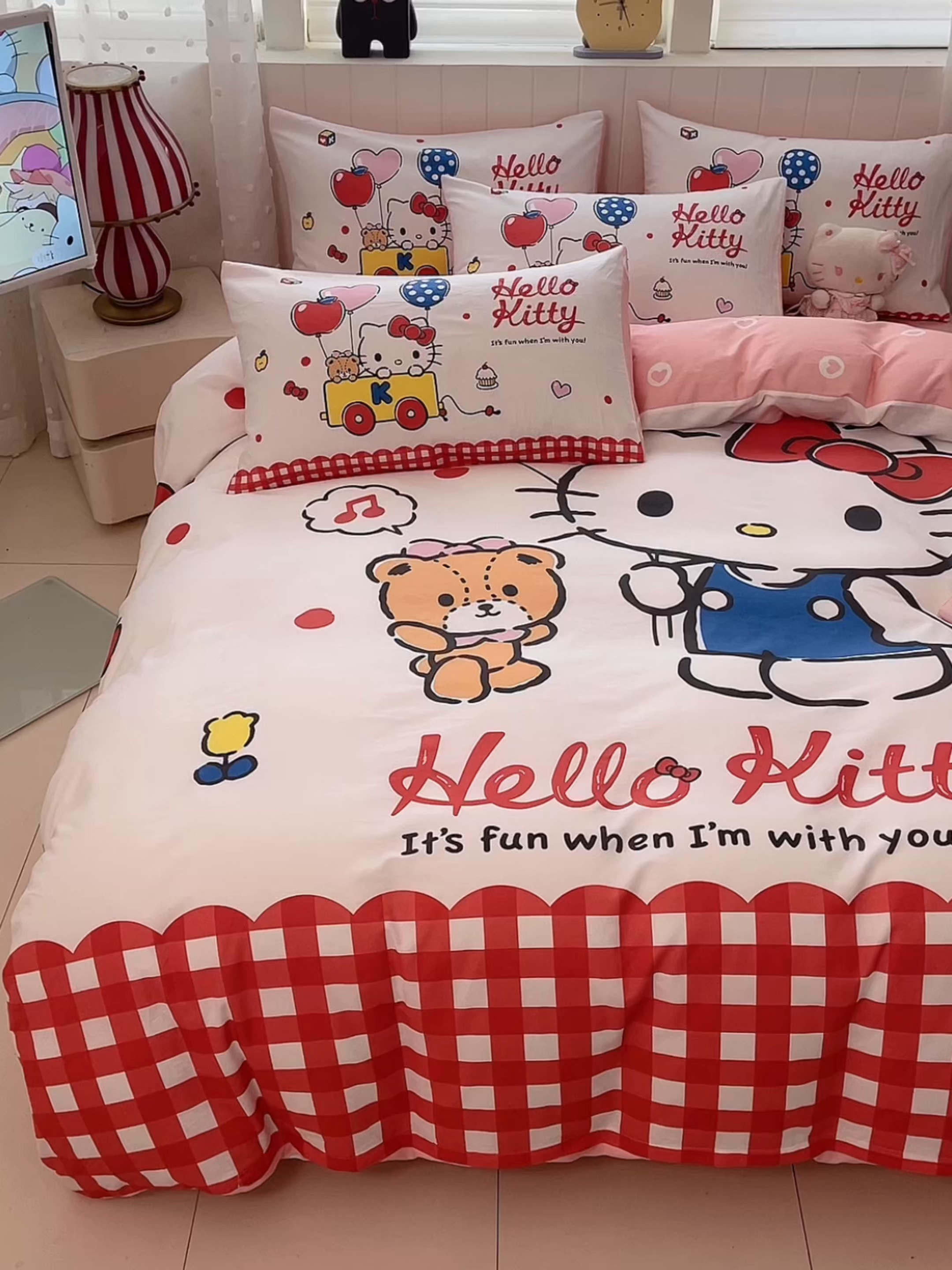 91家纺网 家纺一手货源 找家纺 博雅 2026春夏新款三丽鸥新花型全棉纯棉大版印花四件套 全棉大版-乐园kt