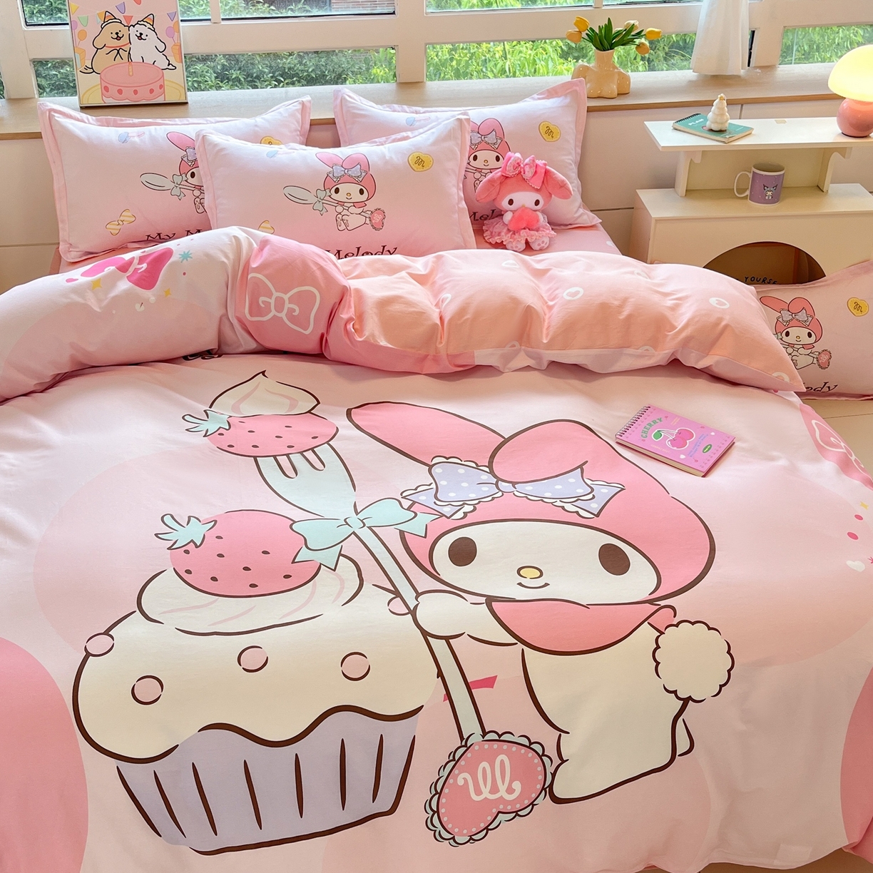 91家纺网 家纺一手货源 找家纺 博雅 2026春夏新款三丽鸥新花型全棉纯棉大版印花四件套 全棉大版（升级款信封枕）蛋糕美乐蒂