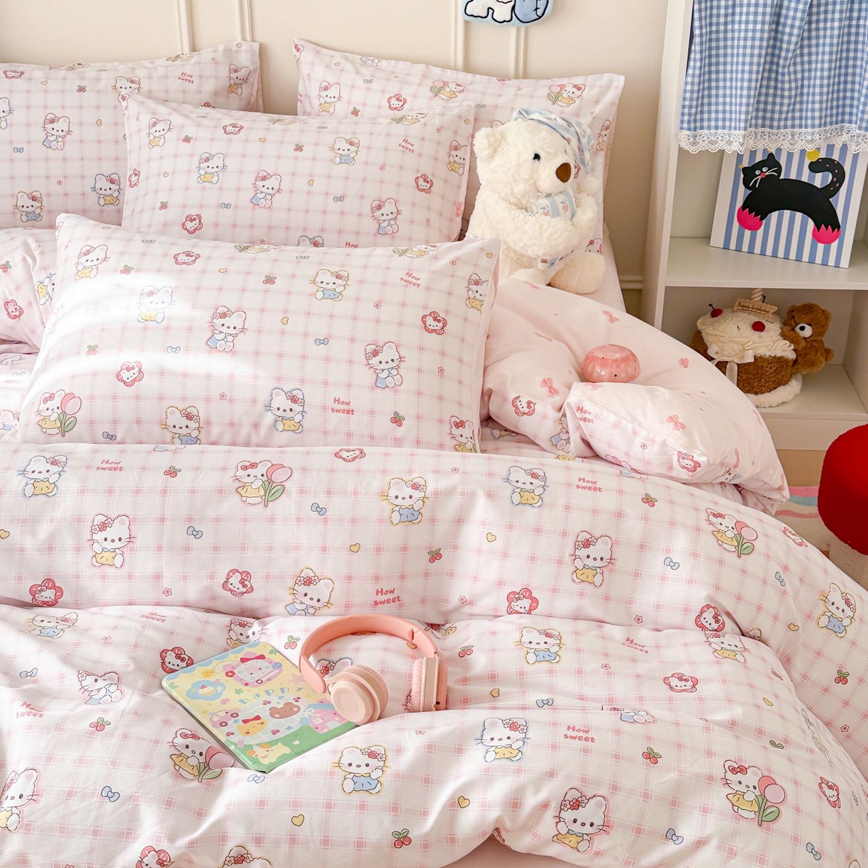 91家纺网 家纺一手货源 找家纺 女子家纺 2026新款全棉12868卡通印花四件套大耳朵兔兔系列 hello粉猫