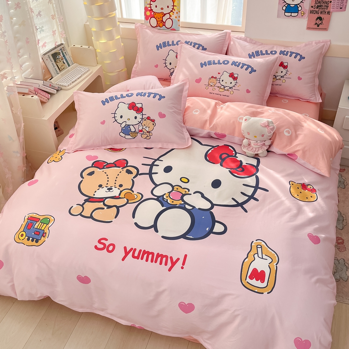 91家纺网 家纺一手货源 找家纺 博雅 2026春夏新款三丽鸥新花型全棉纯棉大版印花四件套 全棉大版（升级款信封枕）小熊KT猫