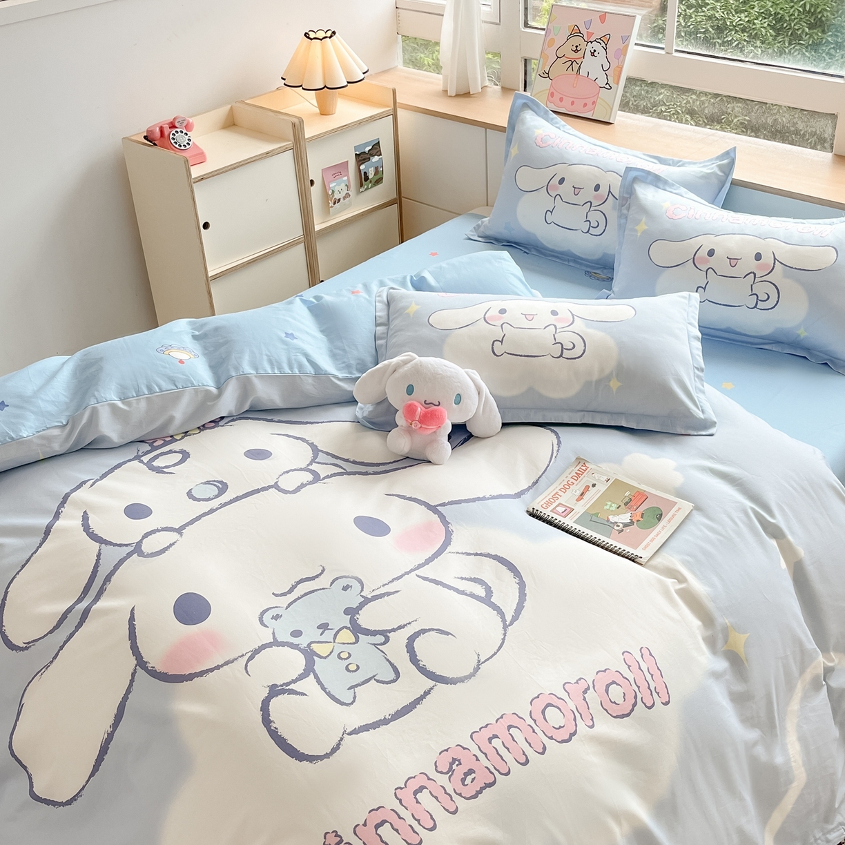 91家纺网 家纺一手货源 找家纺 博雅 2026春夏新款三丽鸥新花型全棉纯棉大版印花四件套 全棉大版（升级款信封枕）云朵玉桂狗