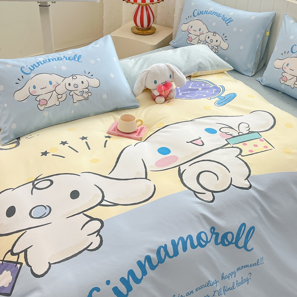 91家纺网 家纺一手货源 找家纺 博雅 2026春夏新款三丽鸥新花型全棉纯棉大版印花四件套 全棉大版-蛋黄玉桂狗