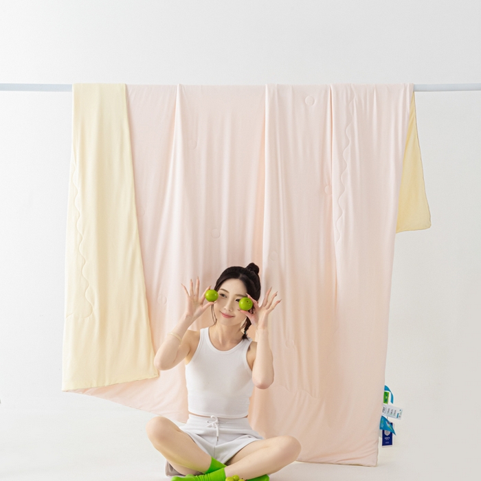 91家纺网 家纺一手货源 找家纺 爱彼家纺 2026新款冰卡Pro+深睡双面用锦纶夏被空调被夏季A类纯色双拼凉感薄被子可机洗被芯-冰卡系列二 冰卡-浅粉+芝士