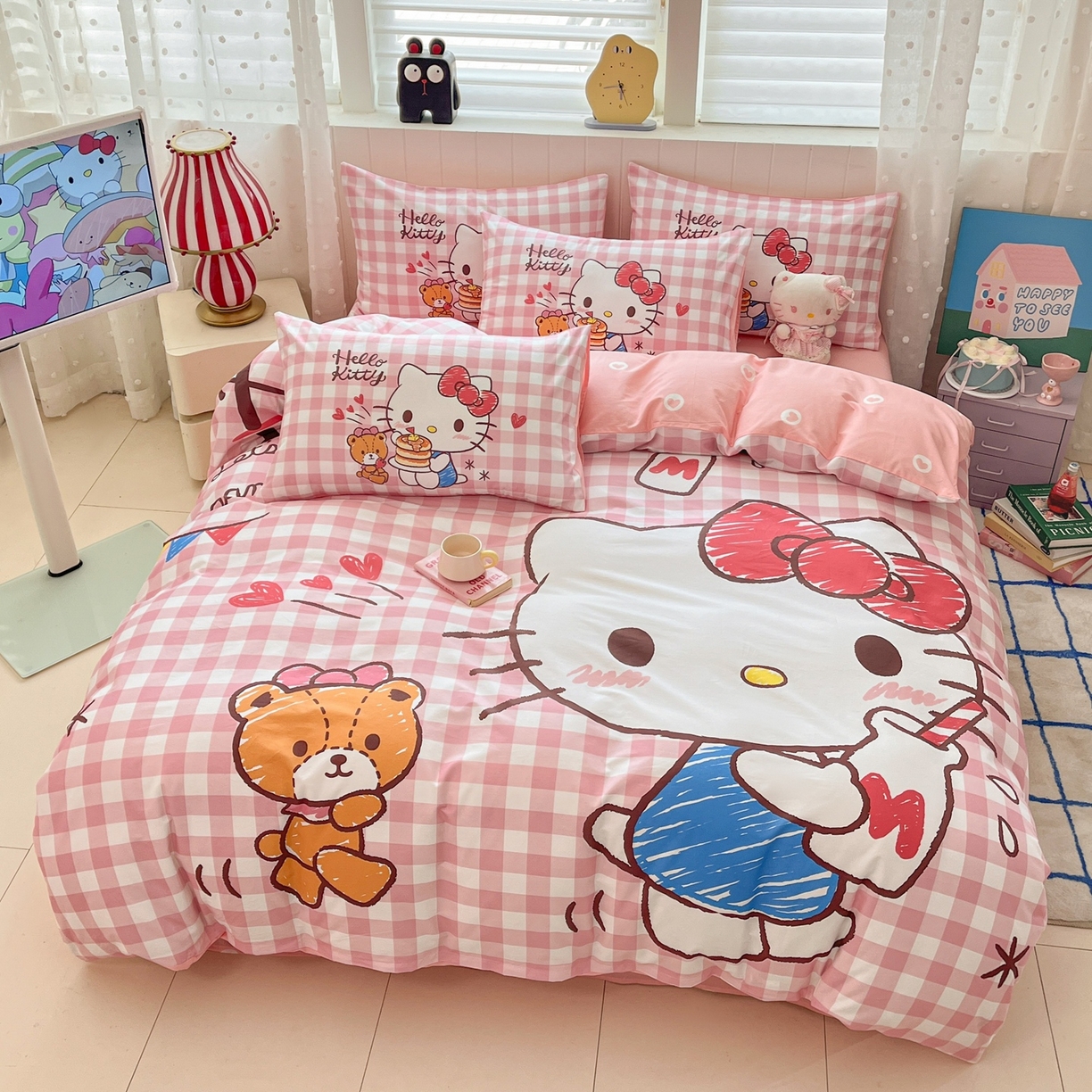 91家纺网 家纺一手货源 找家纺 博雅 2026春夏新款三丽鸥新花型全棉纯棉大版印花四件套 全棉大版-格子kt