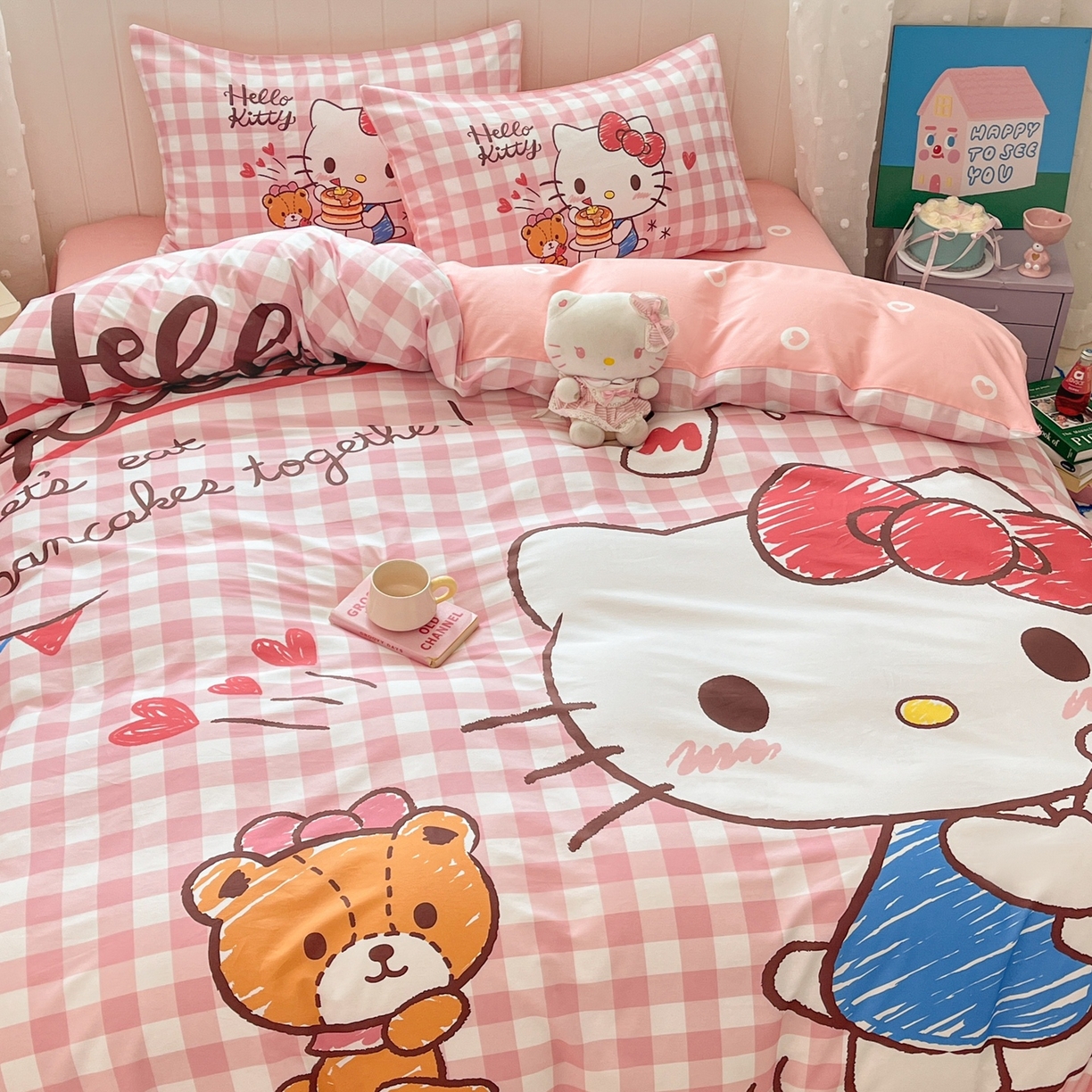 91家纺网 家纺一手货源 找家纺 博雅 2026春夏新款三丽鸥新花型全棉纯棉大版印花四件套 全棉大版-格子kt