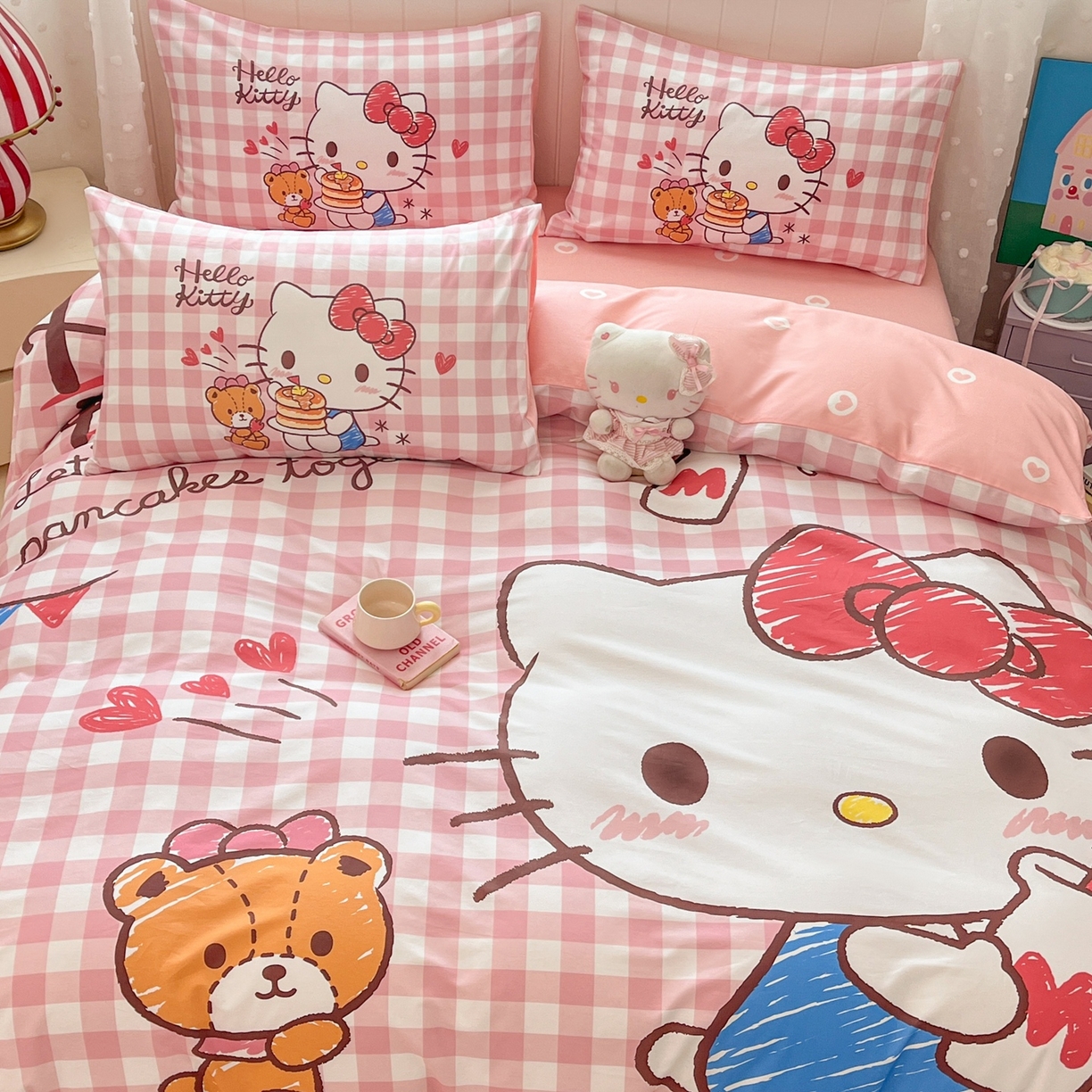 91家纺网 家纺一手货源 找家纺 博雅 2026春夏新款三丽鸥新花型全棉纯棉大版印花四件套 全棉大版-格子kt