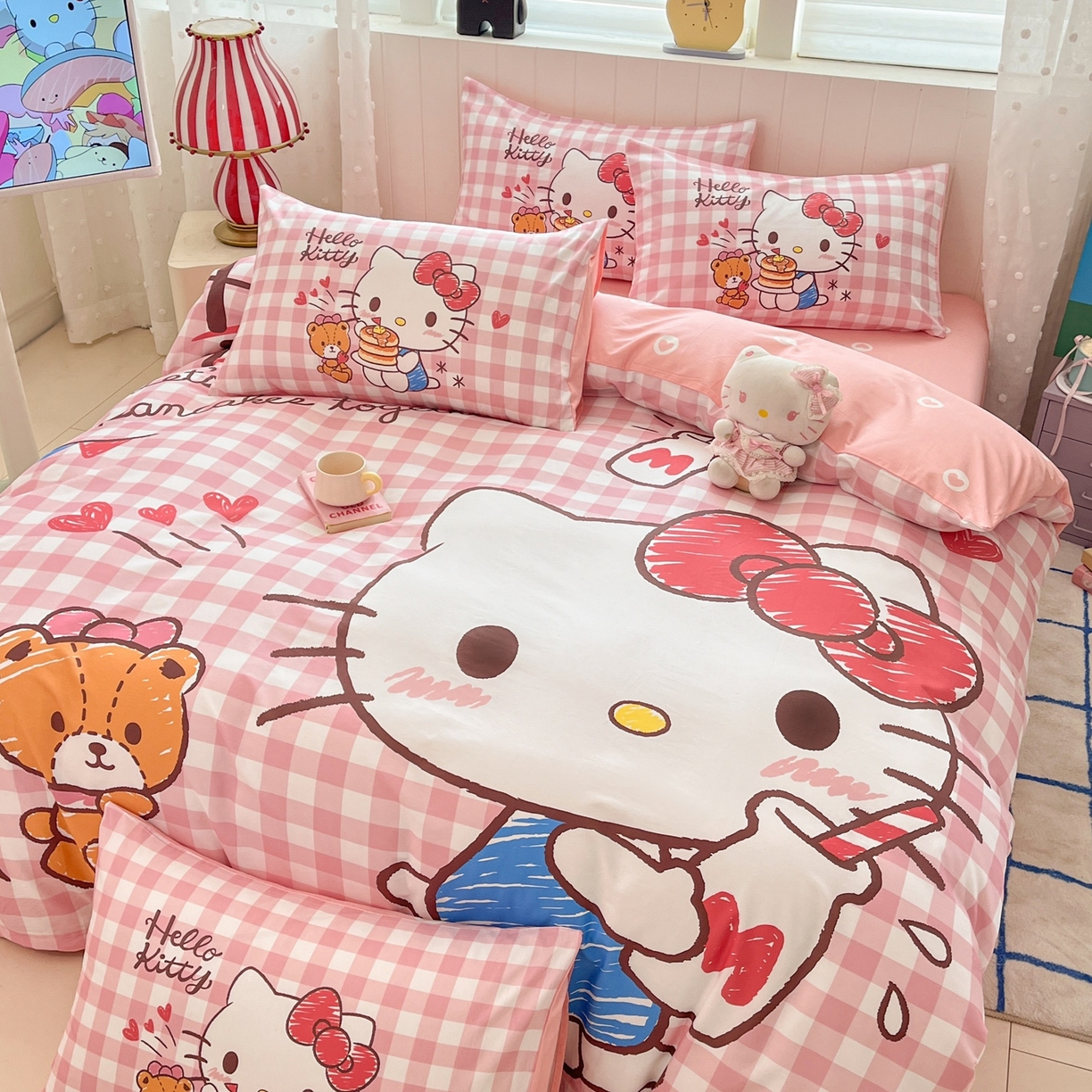 91家纺网 家纺一手货源 找家纺 博雅 2026春夏新款三丽鸥新花型全棉纯棉大版印花四件套 全棉大版-格子kt