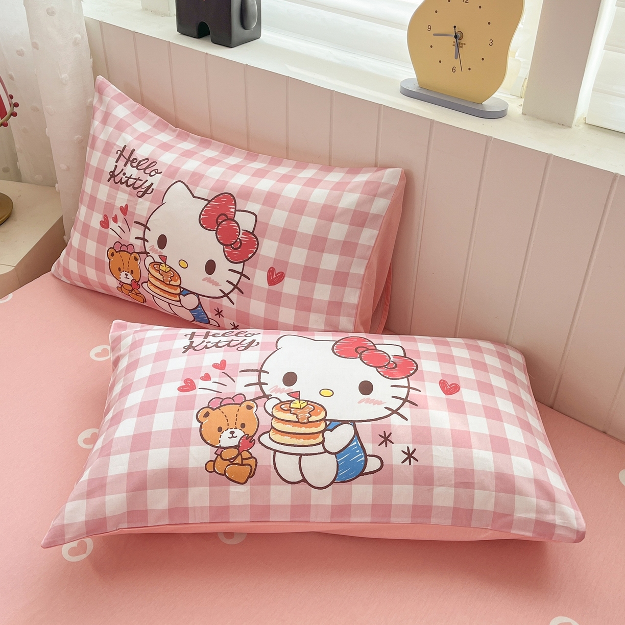 91家纺网 家纺一手货源 找家纺 博雅 2026春夏新款三丽鸥新花型全棉纯棉大版印花四件套 全棉大版-格子kt