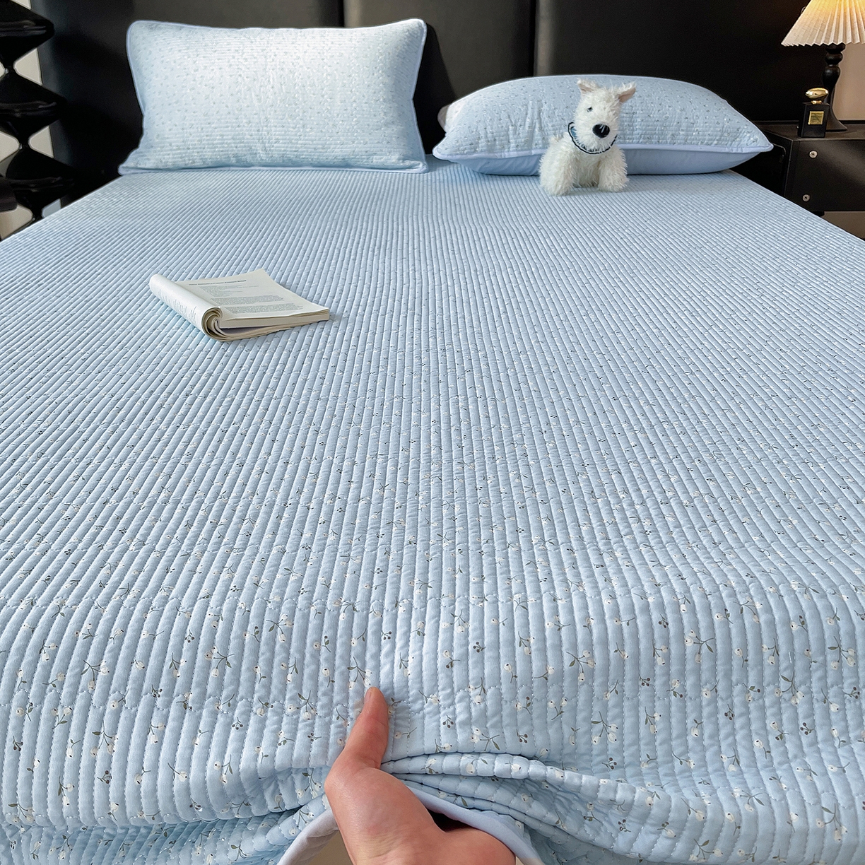 91家纺网 家纺一手货源 找家纺 金丝兔 2026新款复古碎花亲肤水洗棉单床盖仿棉夹棉床盖床盖三件套 艾芮