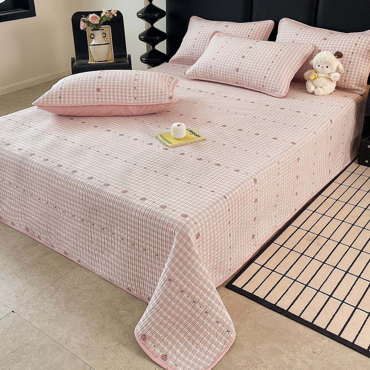 91家纺网 家纺一手货源 找家纺 金丝兔 2026新款复古碎花亲肤水洗棉单床盖仿棉夹棉床盖床盖三件套 贝贝南瓜