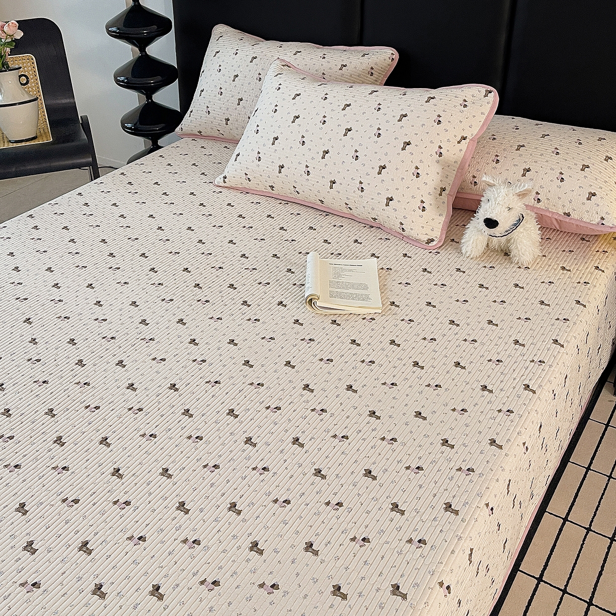 91家纺网 家纺一手货源 找家纺 金丝兔 2026新款复古碎花亲肤水洗棉单床盖仿棉夹棉床盖床盖三件套 布丁