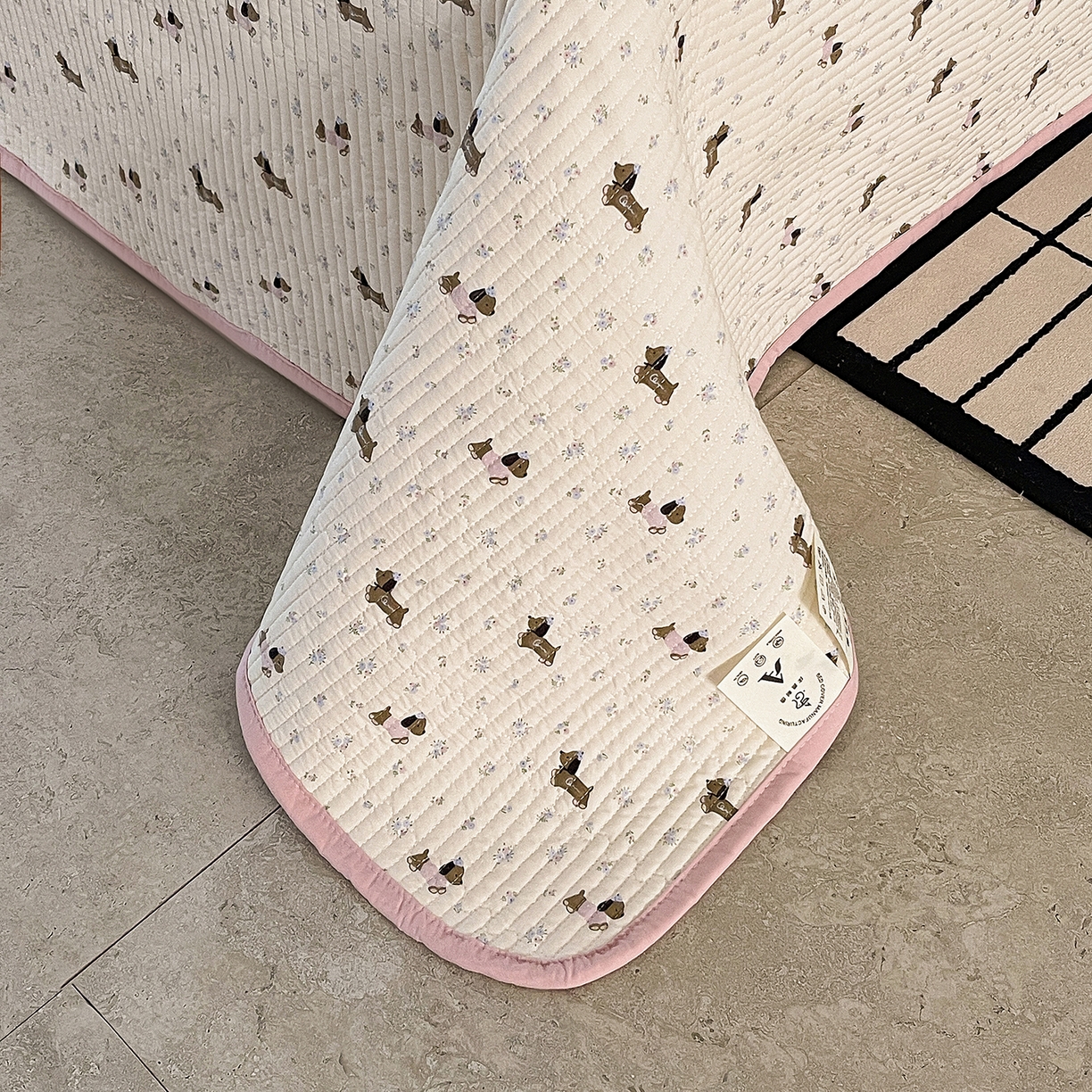 91家纺网 家纺一手货源 找家纺 金丝兔 2026新款复古碎花亲肤水洗棉单床盖仿棉夹棉床盖床盖三件套 布丁