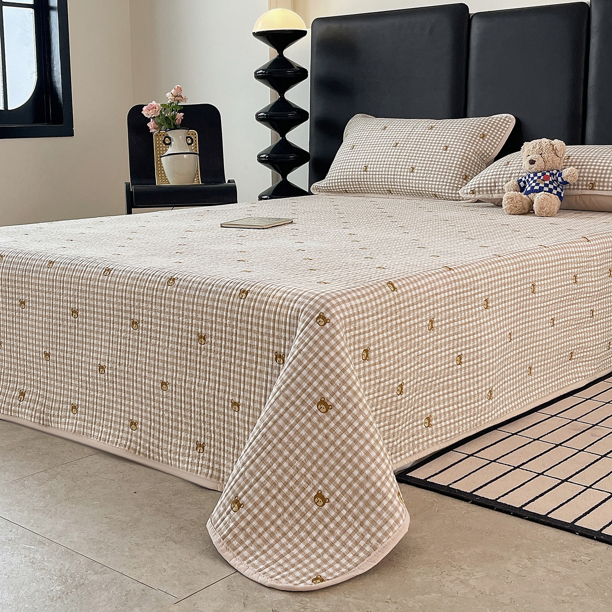 91家纺网 家纺一手货源 找家纺 金丝兔 2026新款复古碎花亲肤水洗棉单床盖仿棉夹棉床盖床盖三件套 呆呆熊