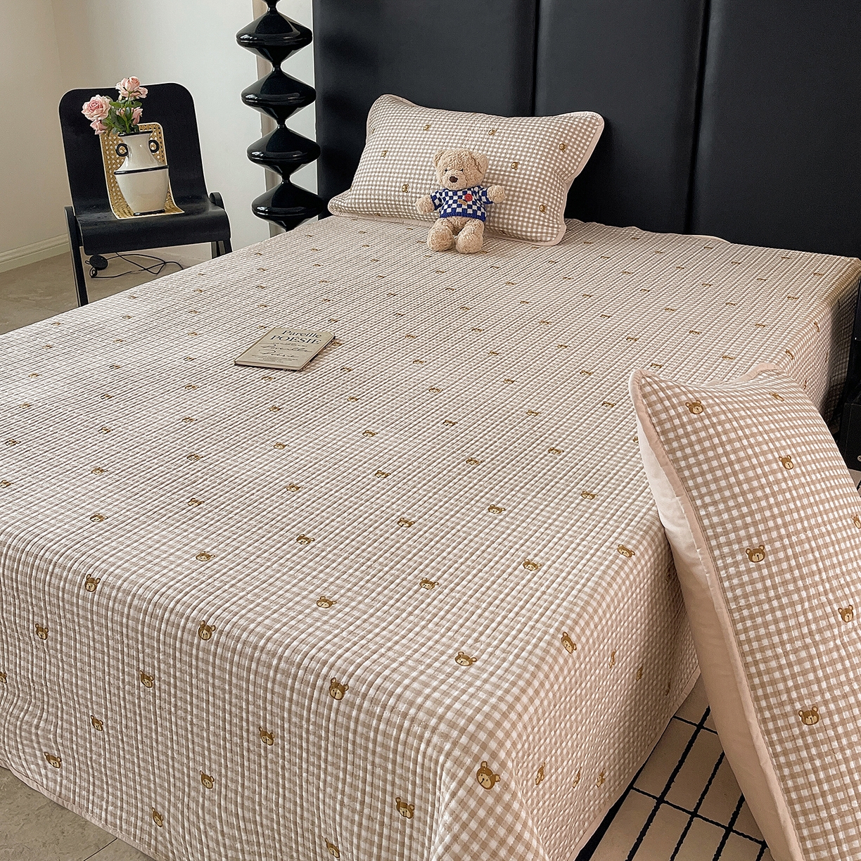 91家纺网 家纺一手货源 找家纺 金丝兔 2026新款复古碎花亲肤水洗棉单床盖仿棉夹棉床盖床盖三件套 呆呆熊