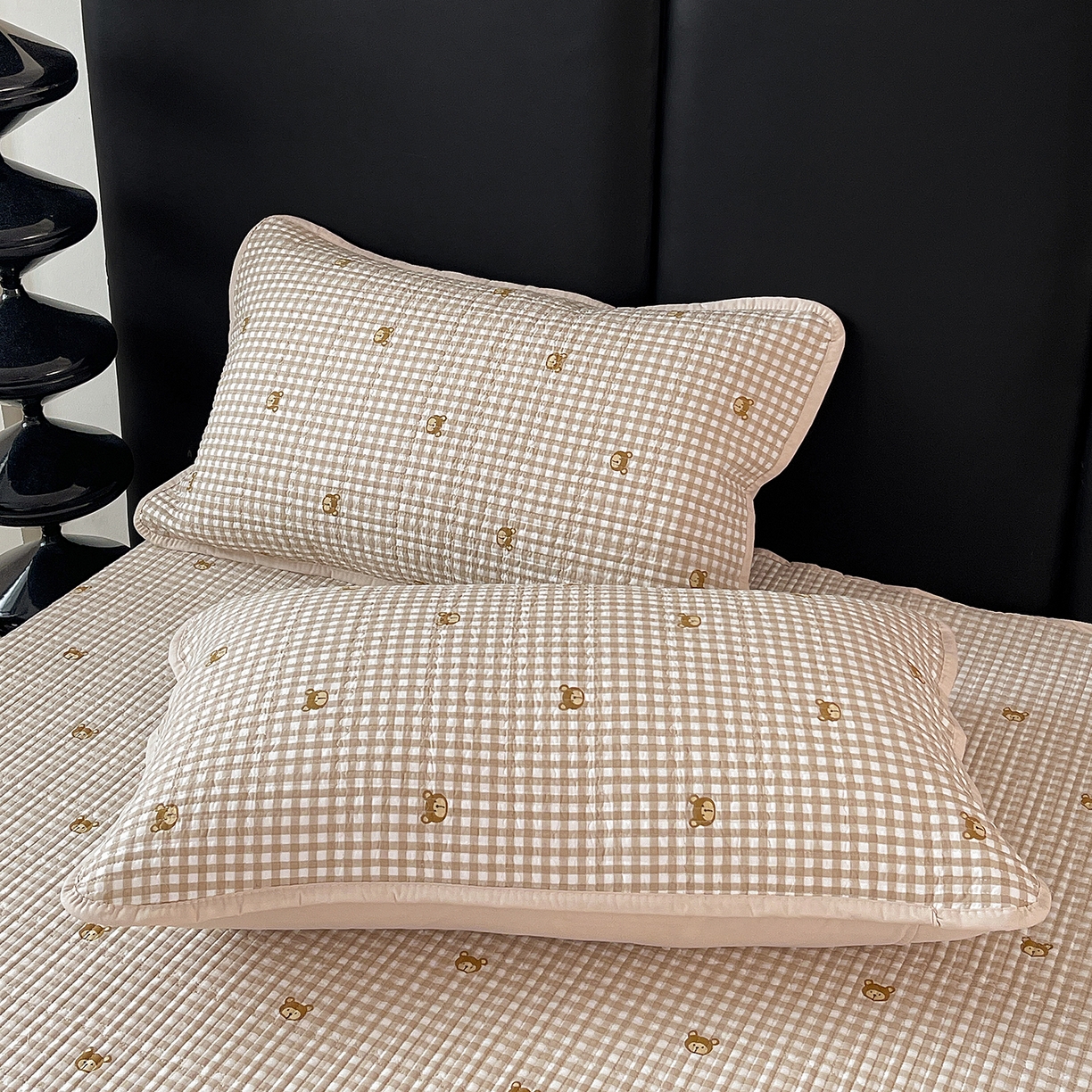 91家纺网 家纺一手货源 找家纺 金丝兔 2026新款复古碎花亲肤水洗棉单床盖仿棉夹棉床盖床盖三件套 呆呆熊