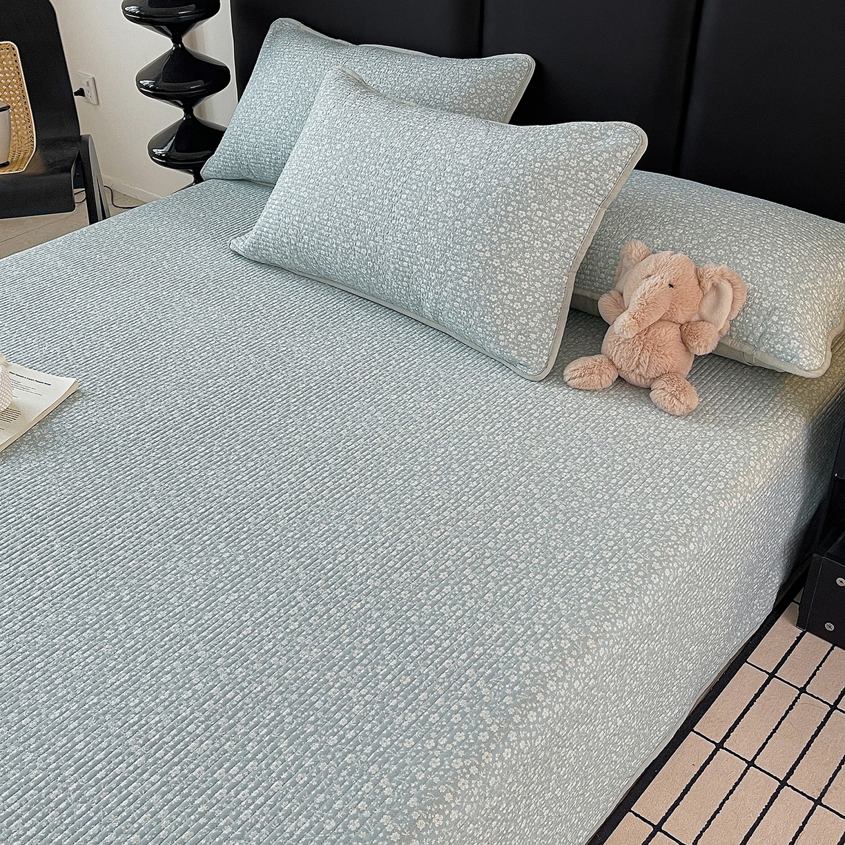 91家纺网 家纺一手货源 找家纺 金丝兔 2026新款复古碎花亲肤水洗棉单床盖仿棉夹棉床盖床盖三件套 朵真