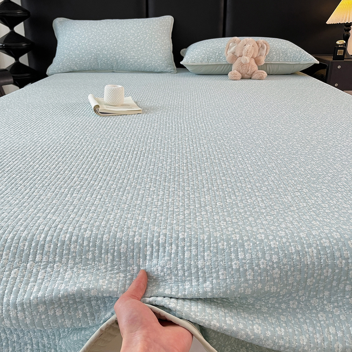 91家纺网 家纺一手货源 找家纺 金丝兔 2026新款复古碎花亲肤水洗棉单床盖仿棉夹棉床盖床盖三件套 朵真