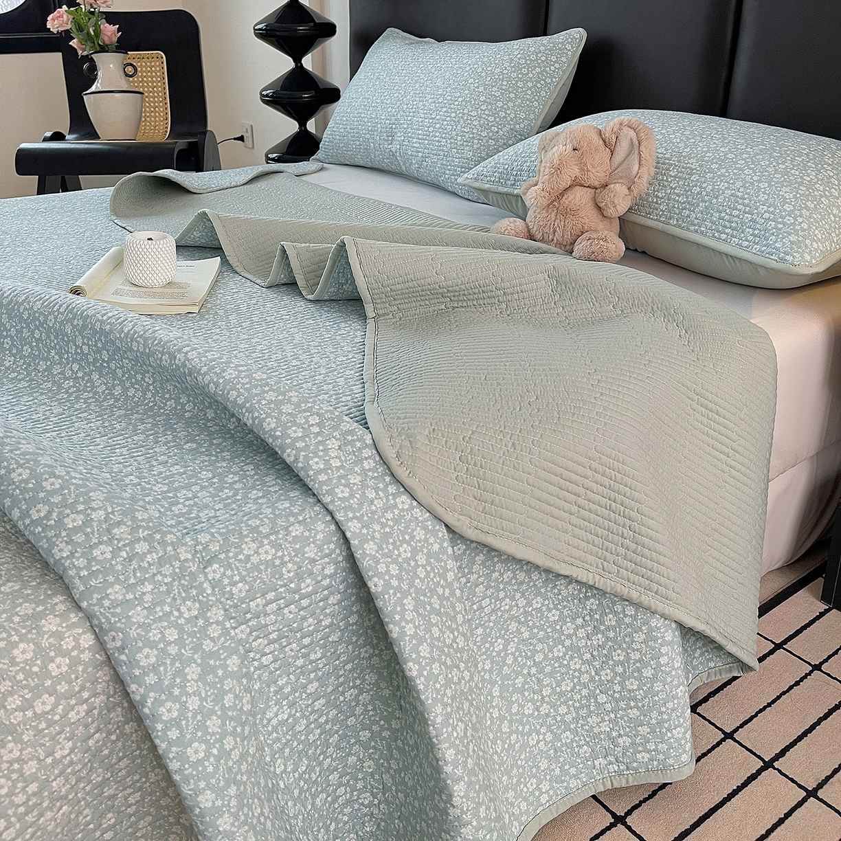 91家纺网 家纺一手货源 找家纺 金丝兔 2026新款复古碎花亲肤水洗棉单床盖仿棉夹棉床盖床盖三件套 朵真