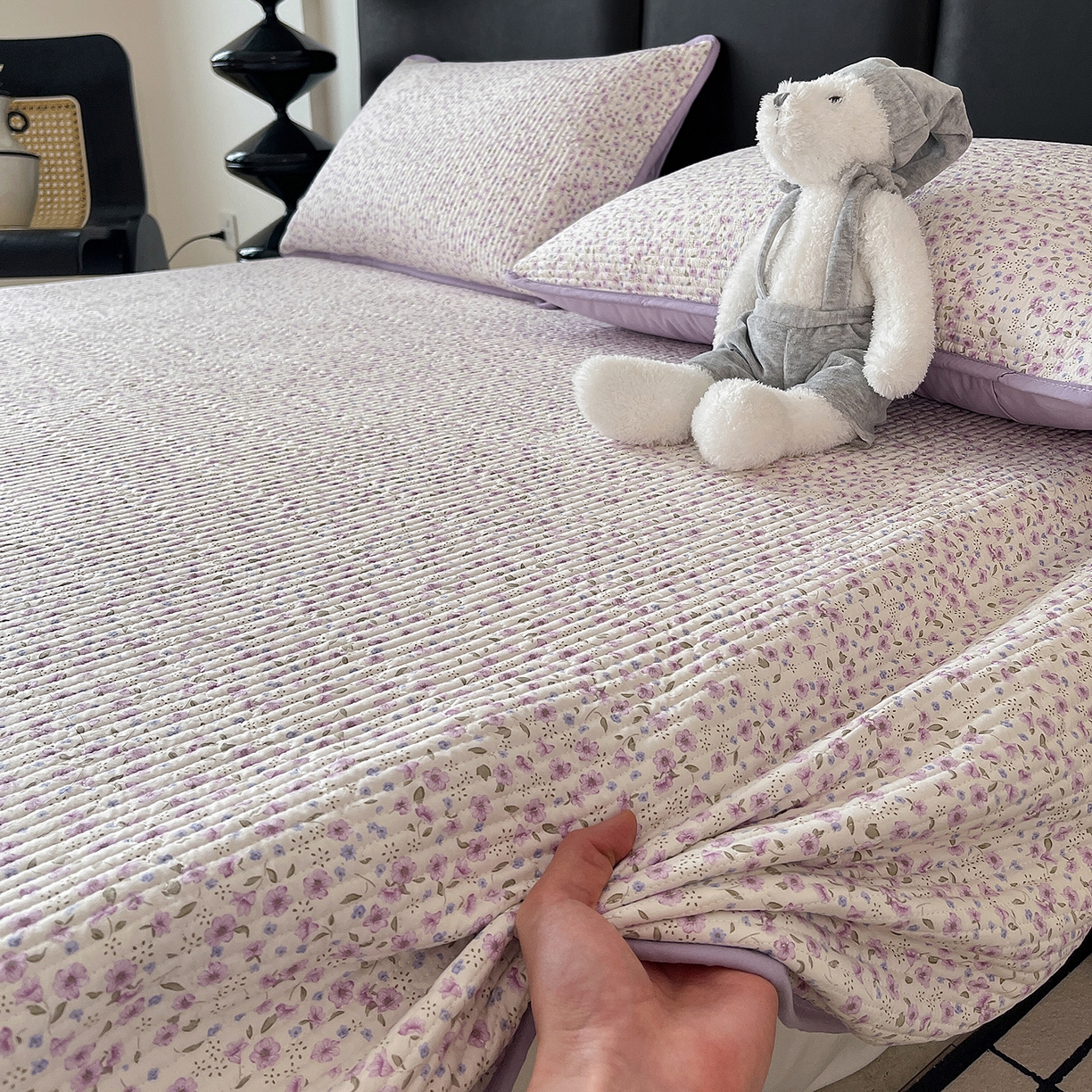 91家纺网 家纺一手货源 找家纺 金丝兔 2026新款复古碎花亲肤水洗棉单床盖仿棉夹棉床盖床盖三件套 荔椿