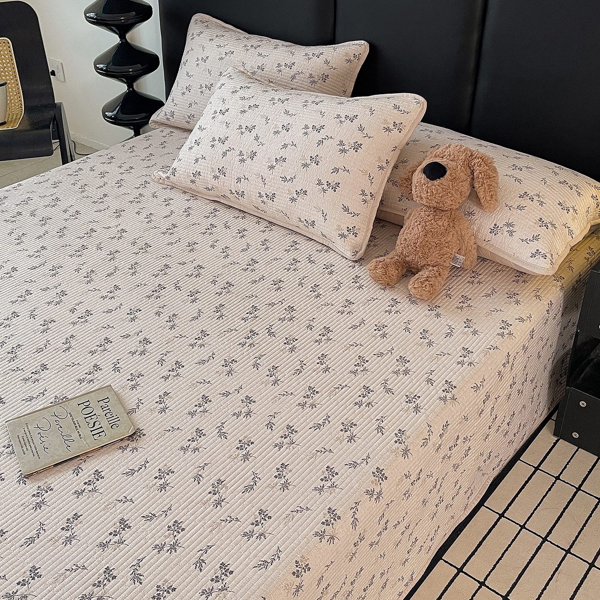 91家纺网 家纺一手货源 找家纺 金丝兔 2026新款复古碎花亲肤水洗棉单床盖仿棉夹棉床盖床盖三件套 蔓枝