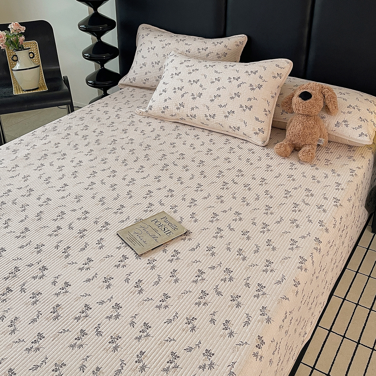 91家纺网 家纺一手货源 找家纺 金丝兔 2026新款复古碎花亲肤水洗棉单床盖仿棉夹棉床盖床盖三件套 蔓枝