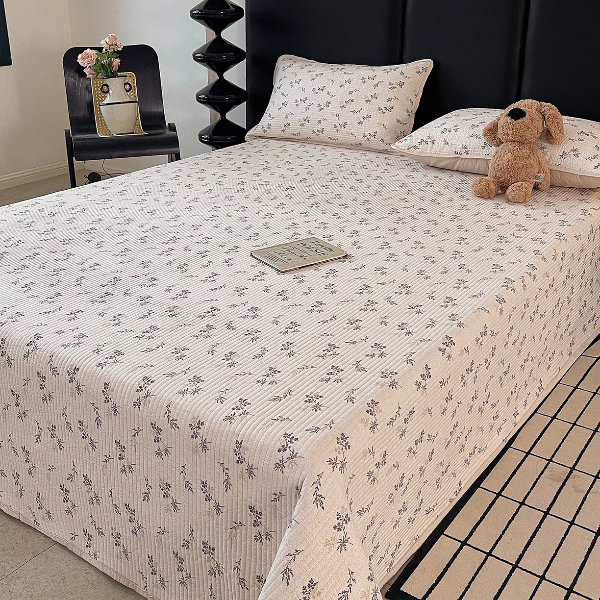 91家纺网 家纺一手货源 找家纺 金丝兔 2026新款复古碎花亲肤水洗棉单床盖仿棉夹棉床盖床盖三件套 蔓枝