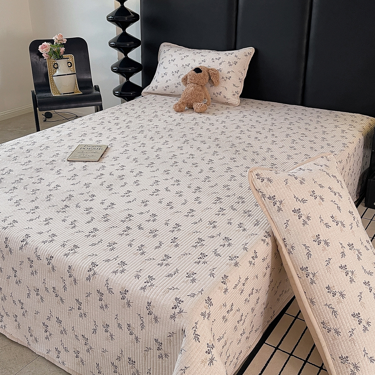 91家纺网 家纺一手货源 找家纺 金丝兔 2026新款复古碎花亲肤水洗棉单床盖仿棉夹棉床盖床盖三件套 蔓枝