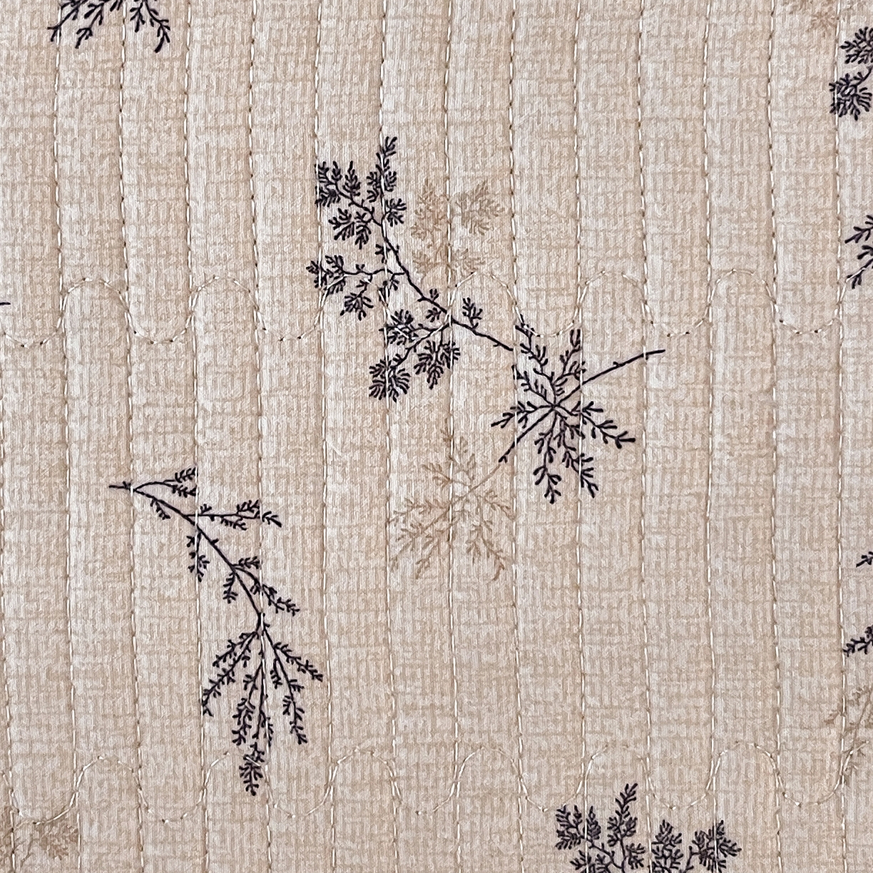 91家纺网 家纺一手货源 找家纺 金丝兔 2026新款复古碎花亲肤水洗棉单床盖仿棉夹棉床盖床盖三件套 蔓枝