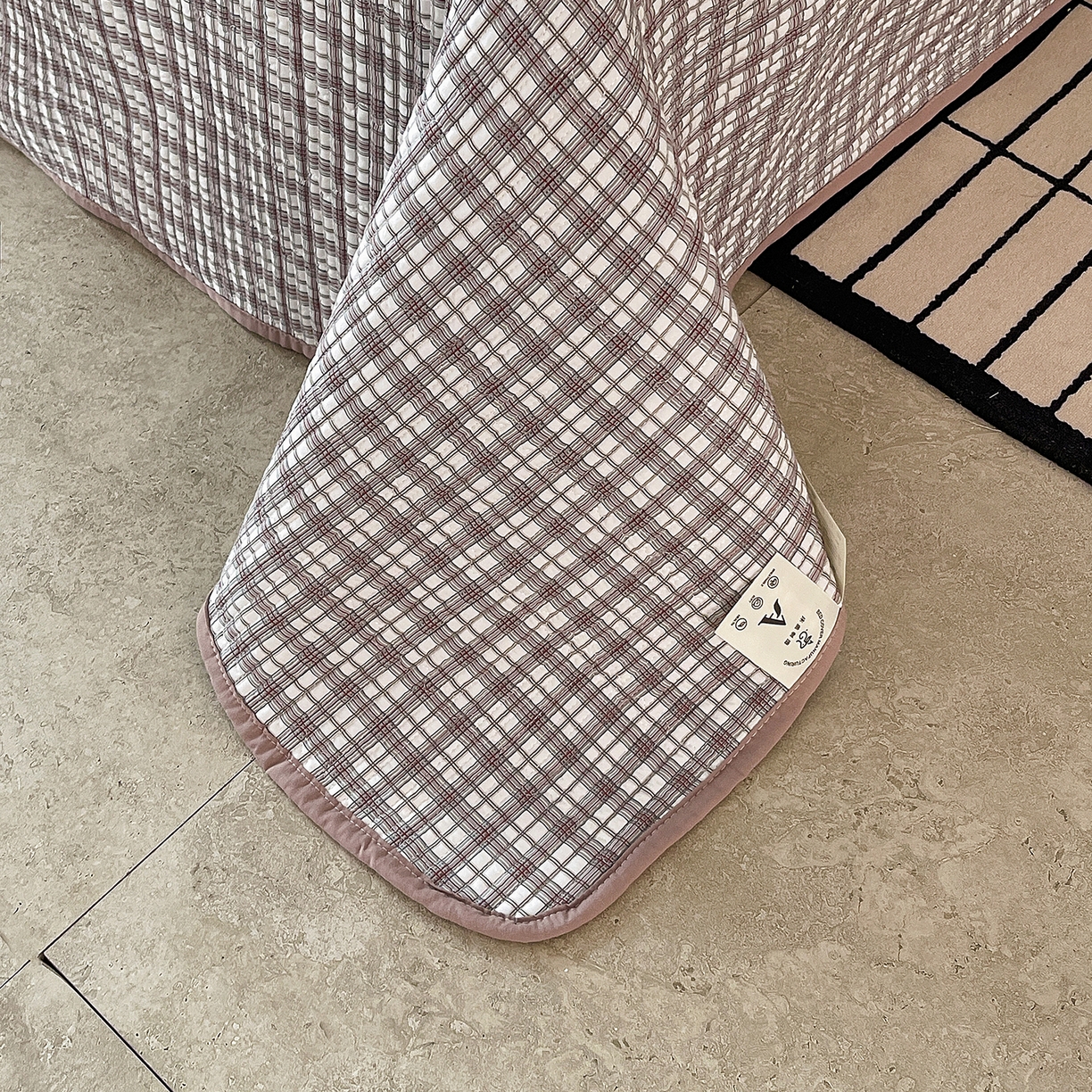 91家纺网 家纺一手货源 找家纺 金丝兔 2026新款复古碎花亲肤水洗棉单床盖仿棉夹棉床盖床盖三件套 茉莉清茶