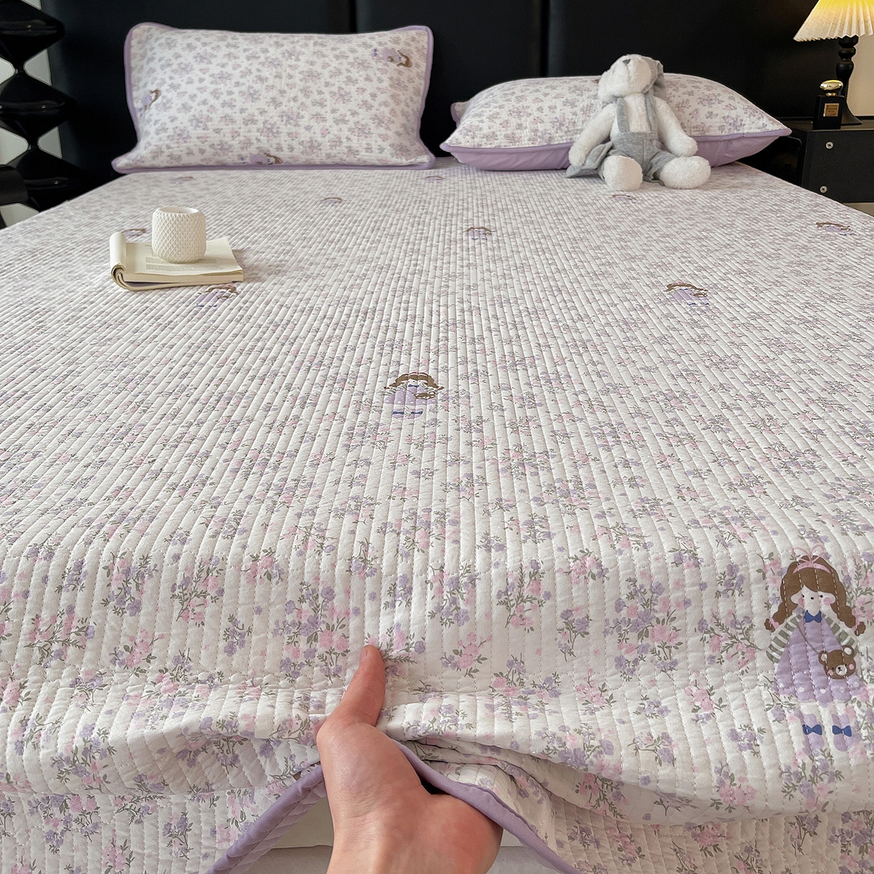 91家纺网 家纺一手货源 找家纺 金丝兔 2026新款复古碎花亲肤水洗棉单床盖仿棉夹棉床盖床盖三件套 童话