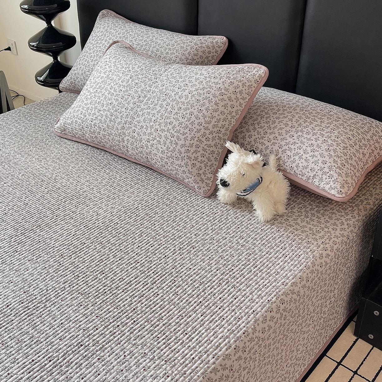 91家纺网 家纺一手货源 找家纺 金丝兔 2026新款复古碎花亲肤水洗棉单床盖仿棉夹棉床盖床盖三件套 喜糯