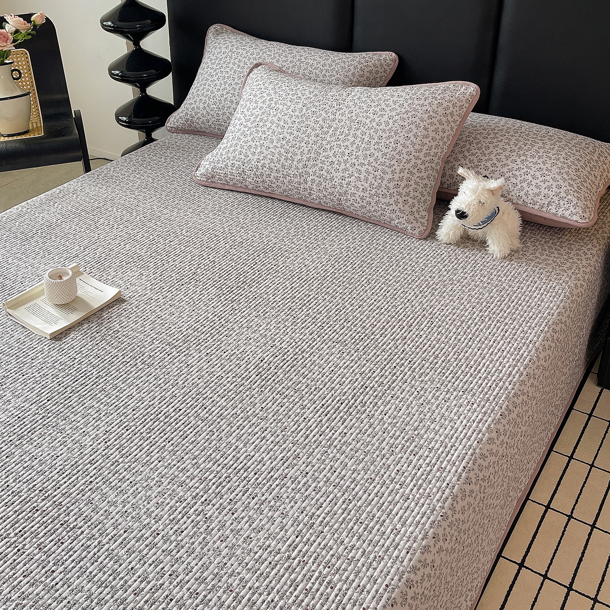 91家纺网 家纺一手货源 找家纺 金丝兔 2026新款复古碎花亲肤水洗棉单床盖仿棉夹棉床盖床盖三件套 喜糯