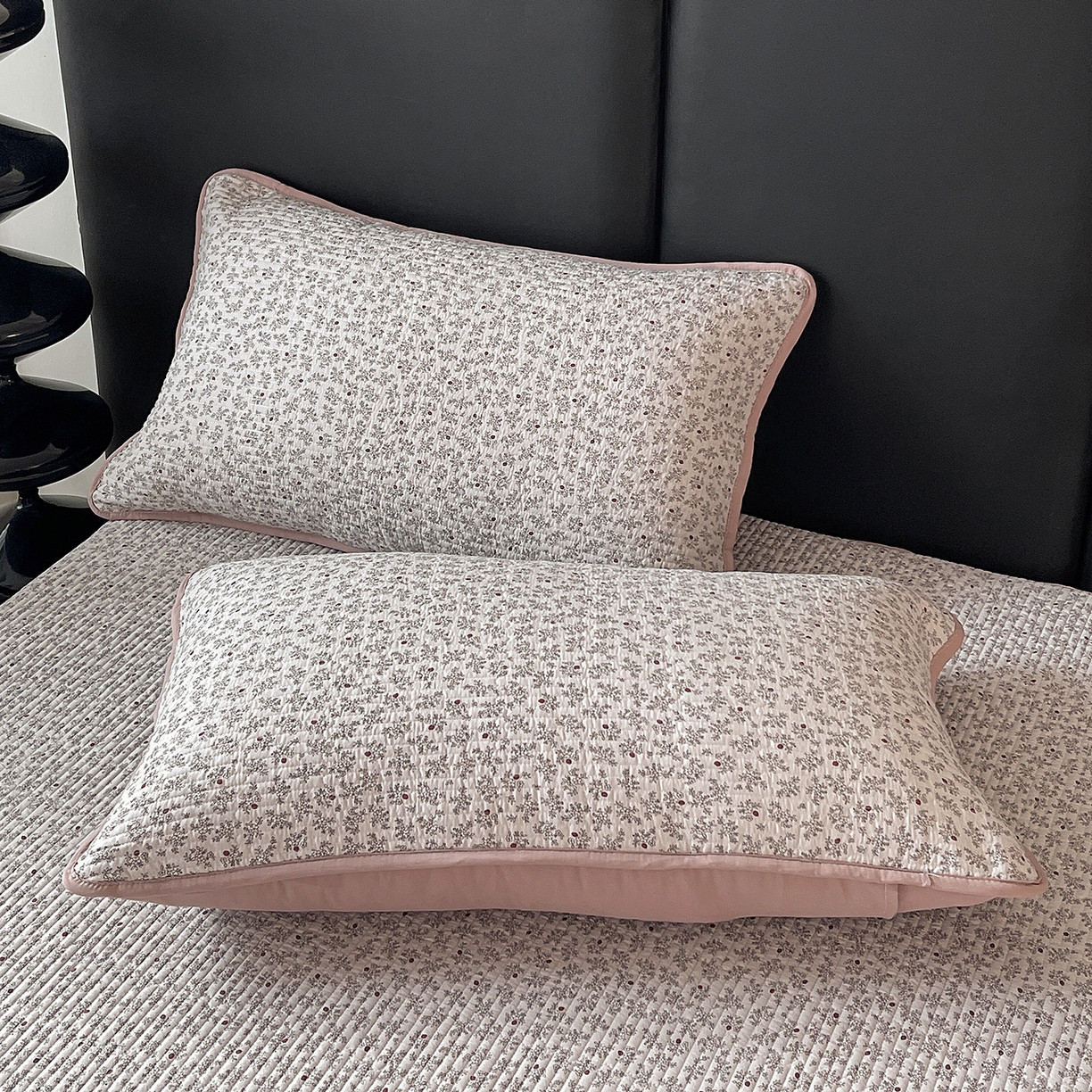 91家纺网 家纺一手货源 找家纺 金丝兔 2026新款复古碎花亲肤水洗棉单床盖仿棉夹棉床盖床盖三件套 喜糯