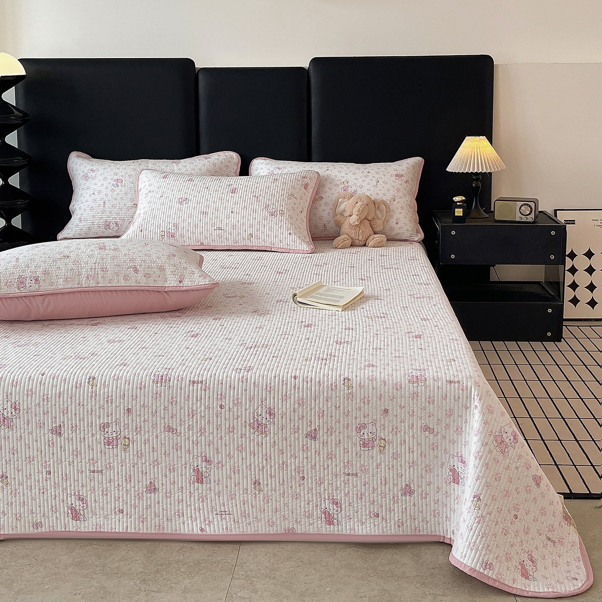 91家纺网 家纺一手货源 找家纺 金丝兔 2026新款复古碎花亲肤水洗棉单床盖仿棉夹棉床盖床盖三件套 小花喵