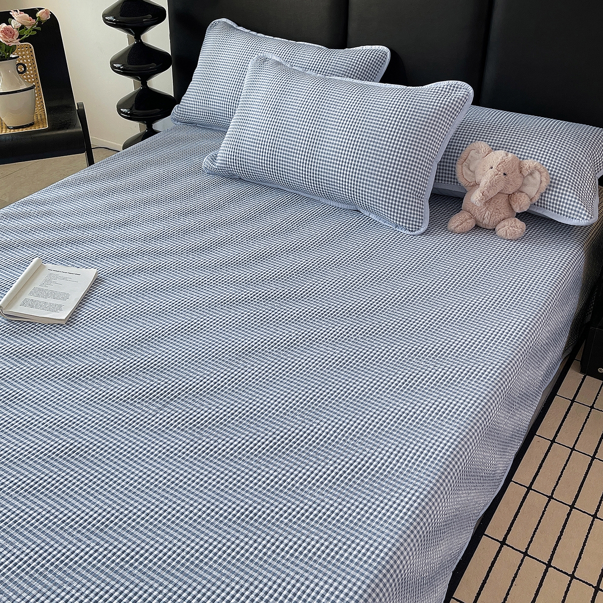 91家纺网 家纺一手货源 找家纺 金丝兔 2026新款复古碎花亲肤水洗棉单床盖仿棉夹棉床盖床盖三件套 小灰格