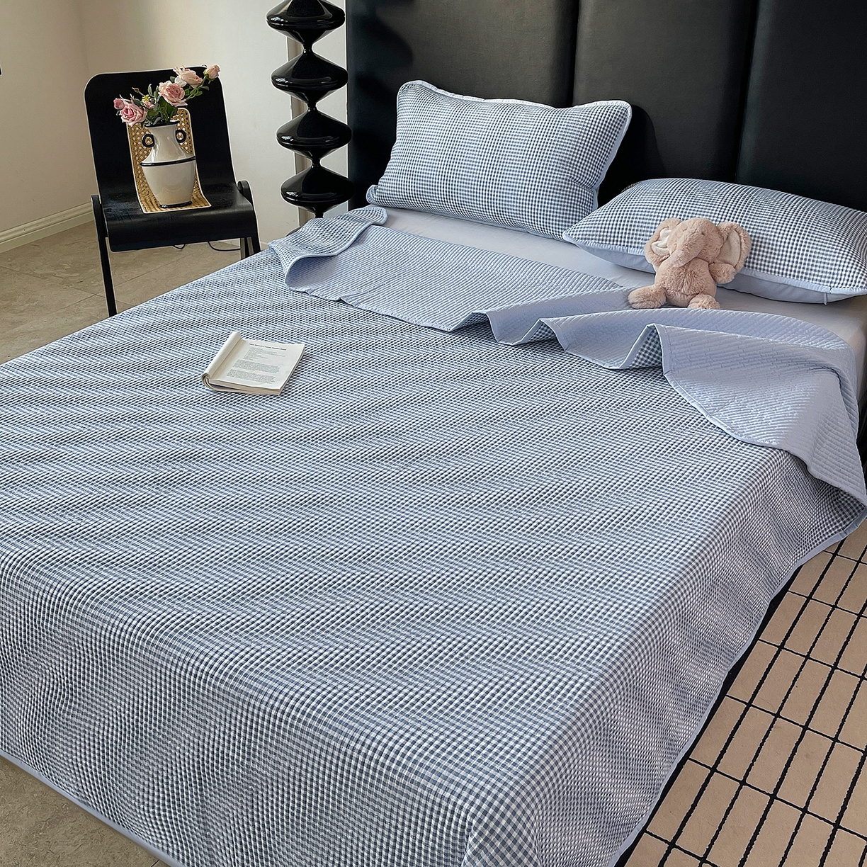 91家纺网 家纺一手货源 找家纺 金丝兔 2026新款复古碎花亲肤水洗棉单床盖仿棉夹棉床盖床盖三件套 小灰格