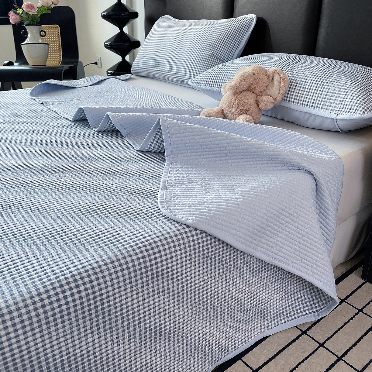 91家纺网 家纺一手货源 找家纺 金丝兔 2026新款复古碎花亲肤水洗棉单床盖仿棉夹棉床盖床盖三件套 小灰格