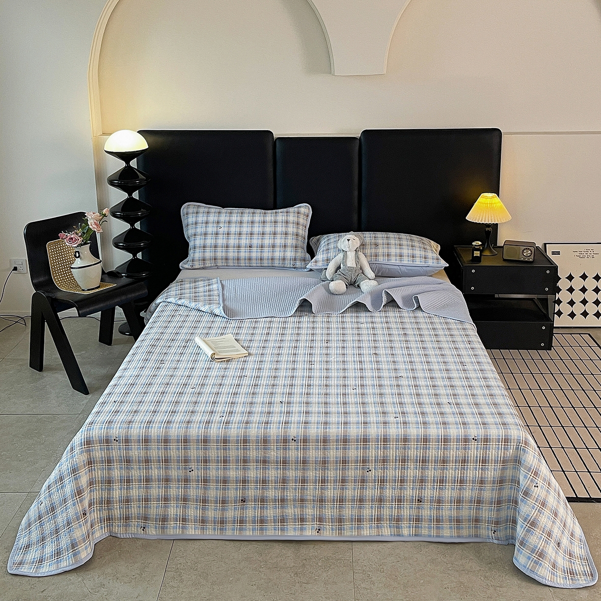 91家纺网 家纺一手货源 找家纺 金丝兔 2026新款复古碎花亲肤水洗棉单床盖仿棉夹棉床盖床盖三件套 樱桃小格