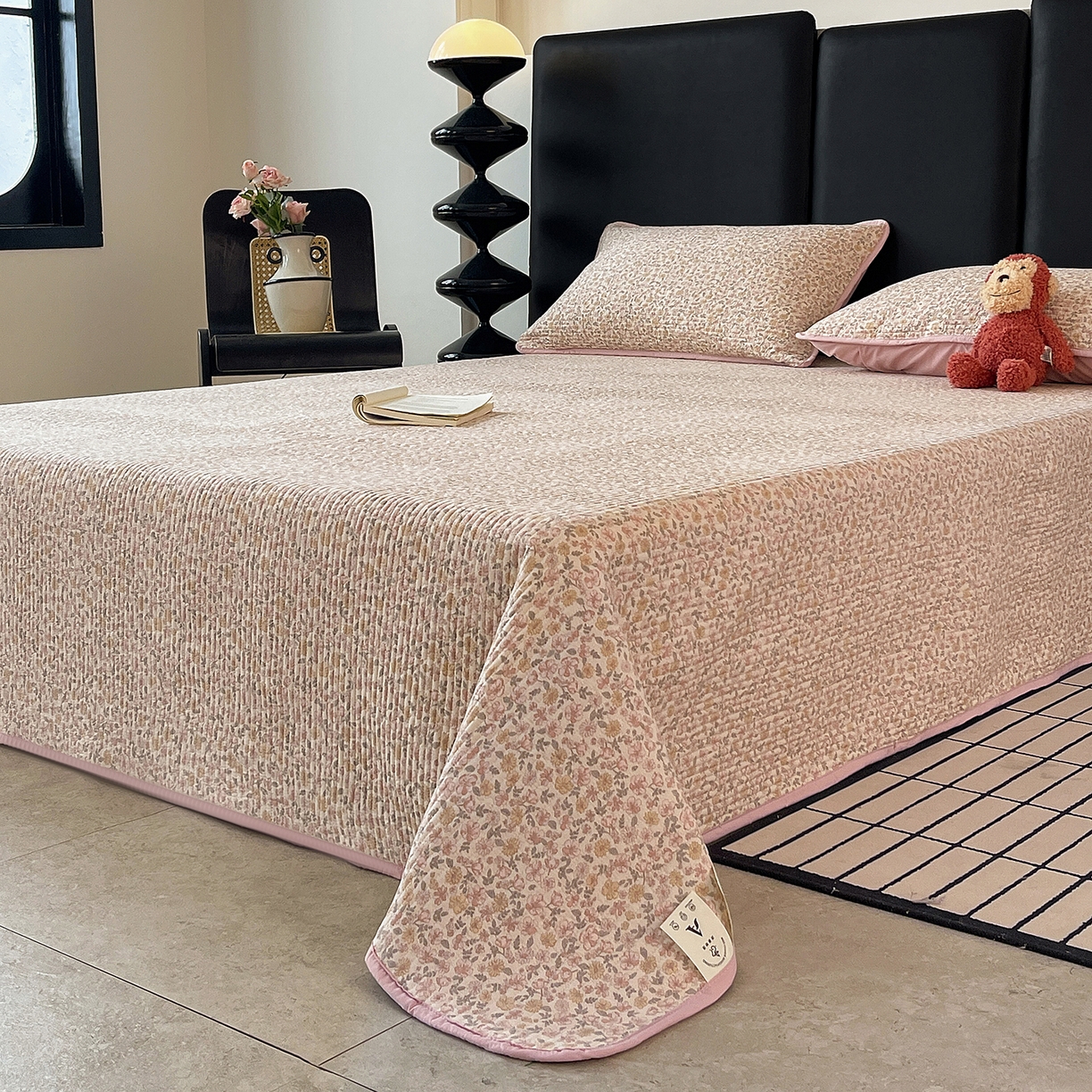 91家纺网 家纺一手货源 找家纺 金丝兔 2026新款复古碎花亲肤水洗棉单床盖仿棉夹棉床盖床盖三件套 植音