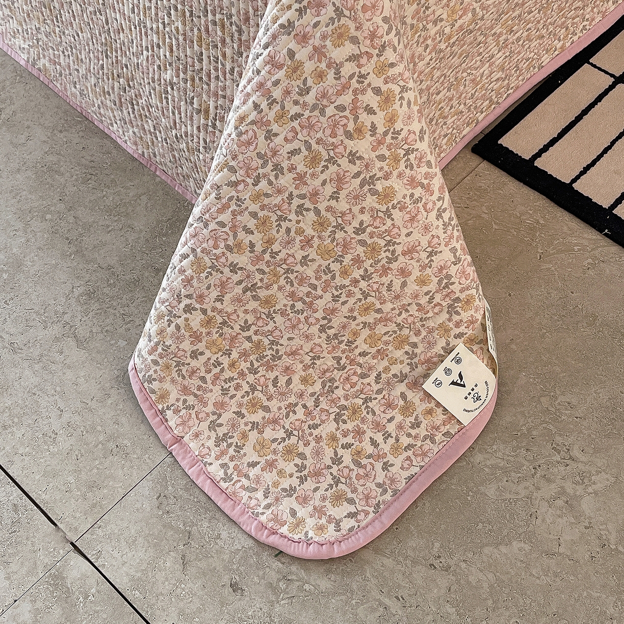 91家纺网 家纺一手货源 找家纺 金丝兔 2026新款复古碎花亲肤水洗棉单床盖仿棉夹棉床盖床盖三件套 植音