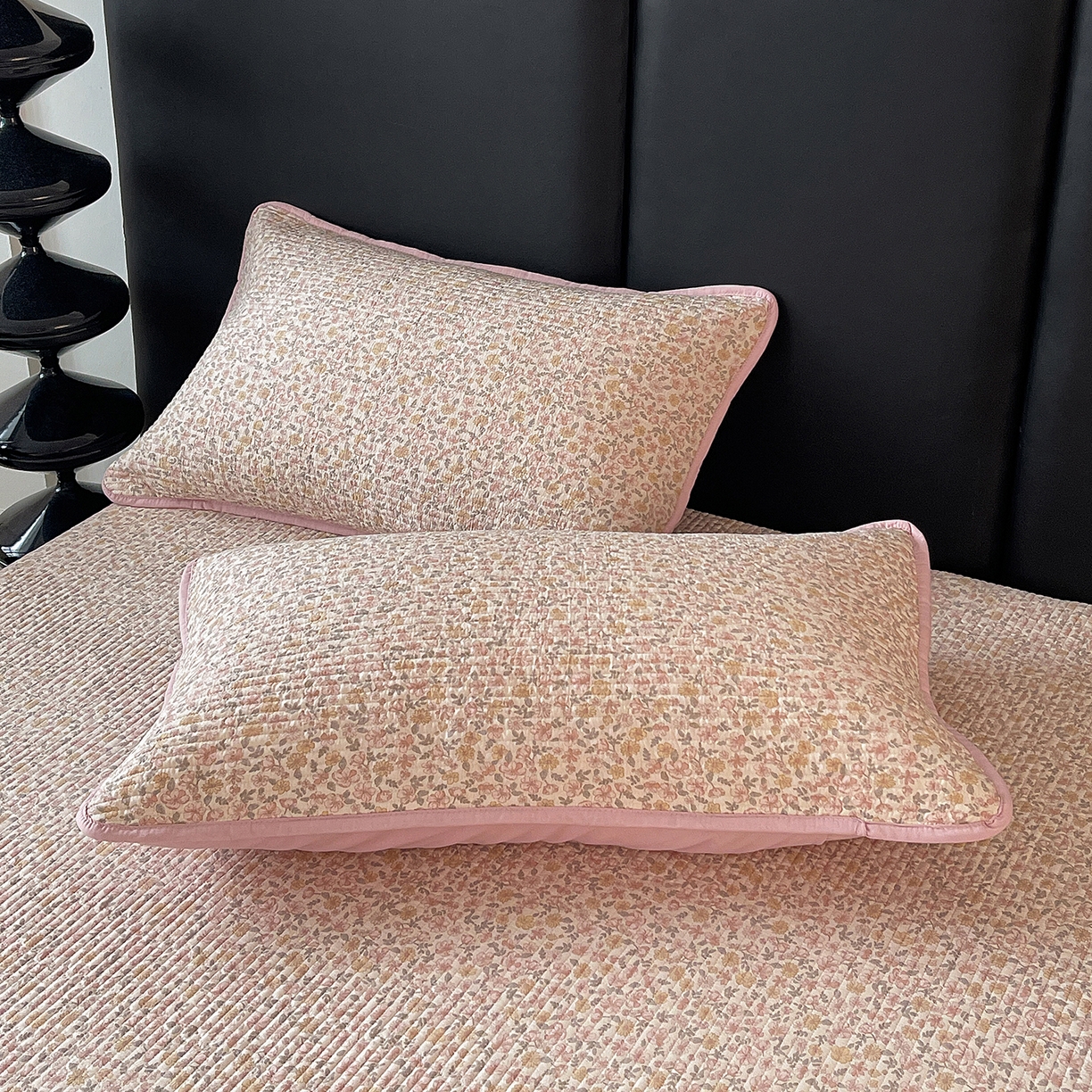 91家纺网 家纺一手货源 找家纺 金丝兔 2026新款复古碎花亲肤水洗棉单床盖仿棉夹棉床盖床盖三件套 植音